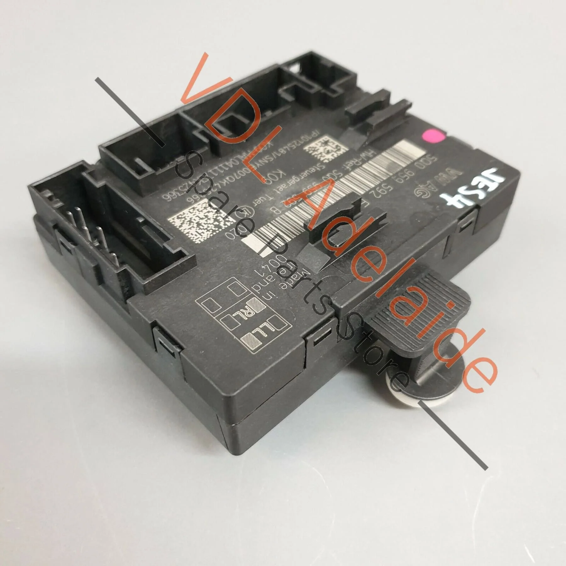 VW Tiguan MQB Gen2 Front Left Passenger Door Control Unit Module 5Q0959592E - Image 4