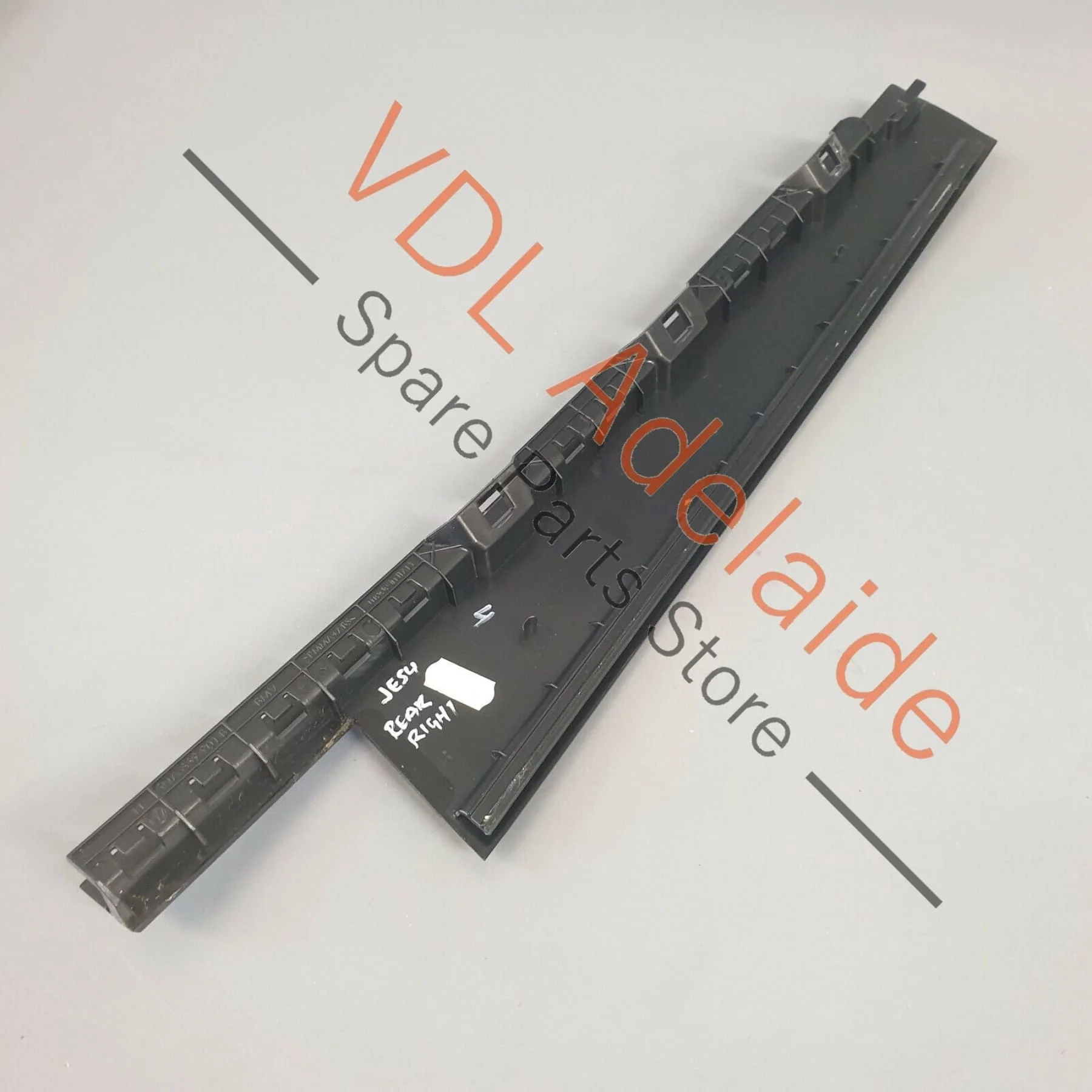 VW Tiguan MQB Gen2 Rear Left Exterior B Pillar Door Trim Gloss Black - Image 6