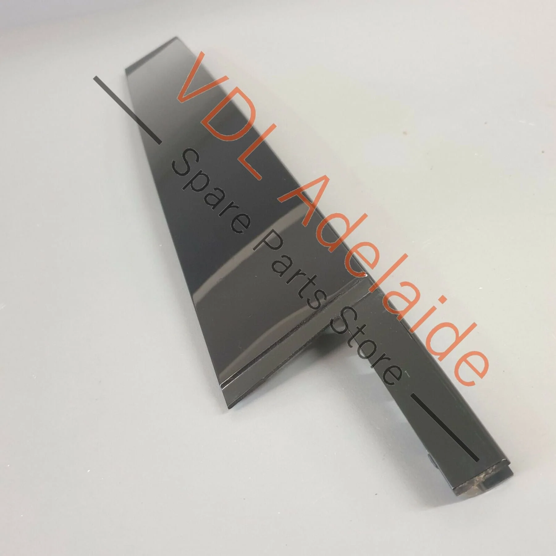 VW Tiguan MQB Gen2 Rear Left Exterior B Pillar Door Trim Gloss Black - Image 7