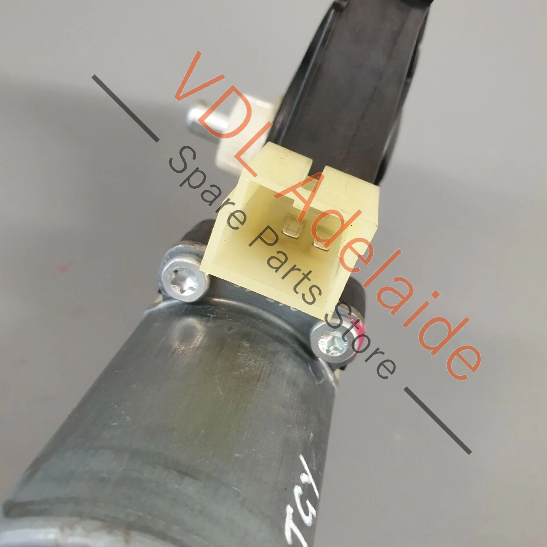 VW Golf MK7 Estate Wagon Power Window Regulator Motor Front Right 5Q0959802B - Image 6