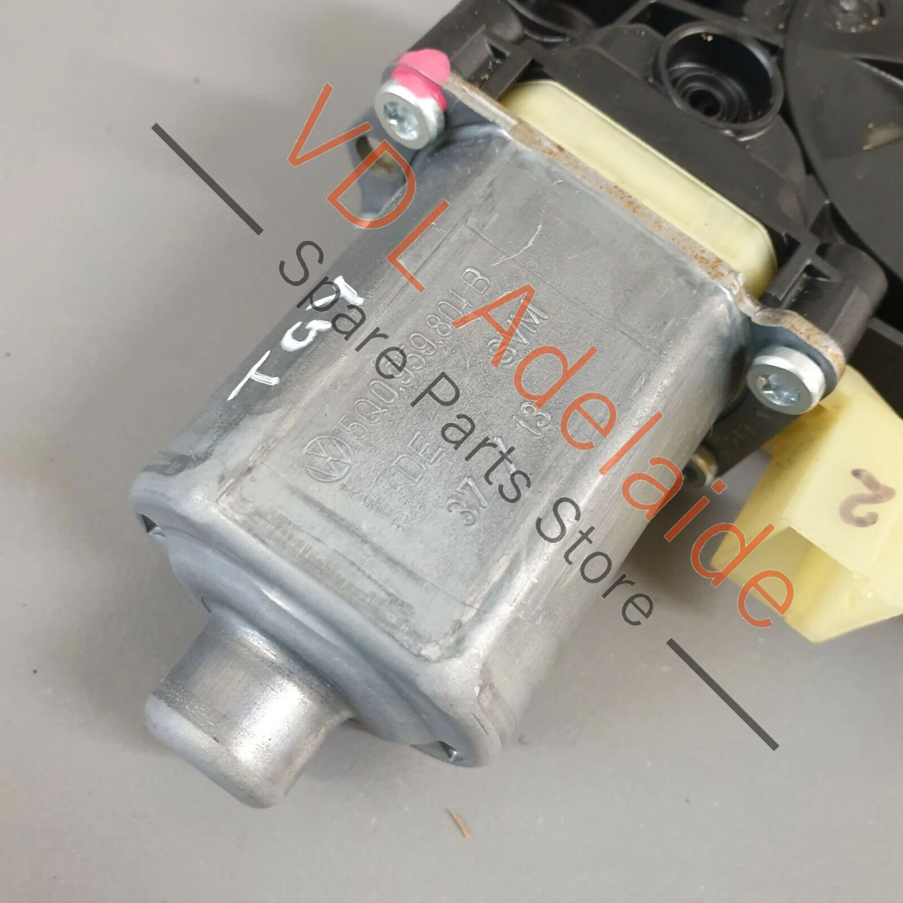 VW Golf MK7 Estate Wagon Power Window Regulator Motor Front Left 5Q0959801B - Image 4