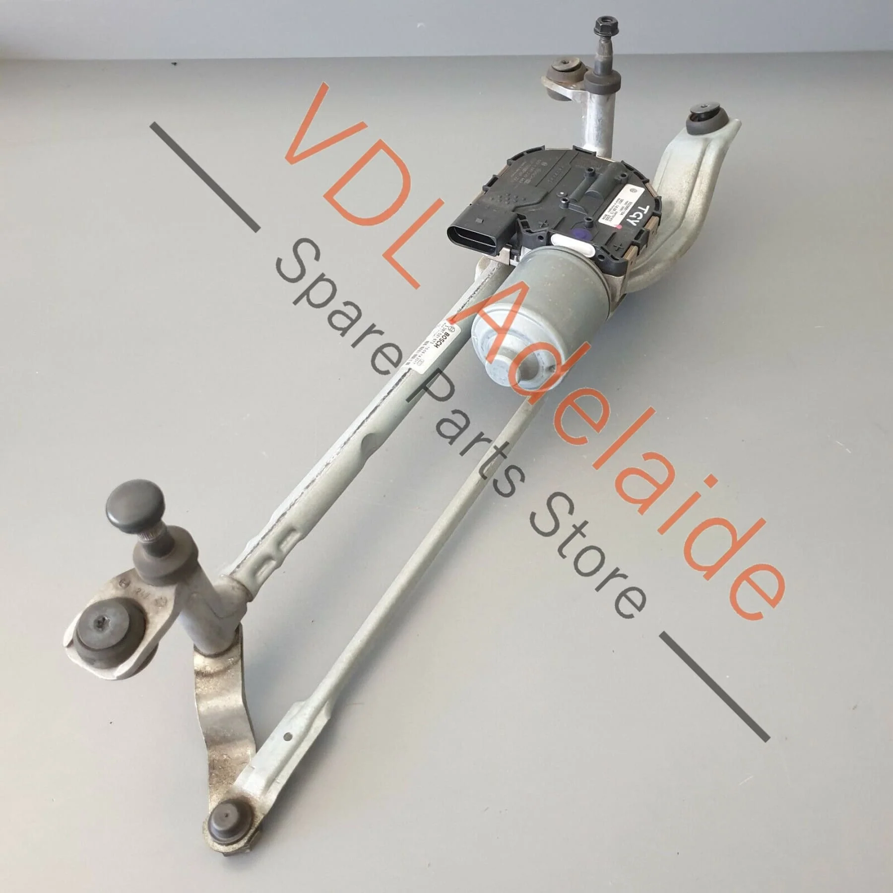 VW Golf MK7 Wagon Window Windscreen Wiper Mounting with Wiper Motor RHD Bosch - Image 6