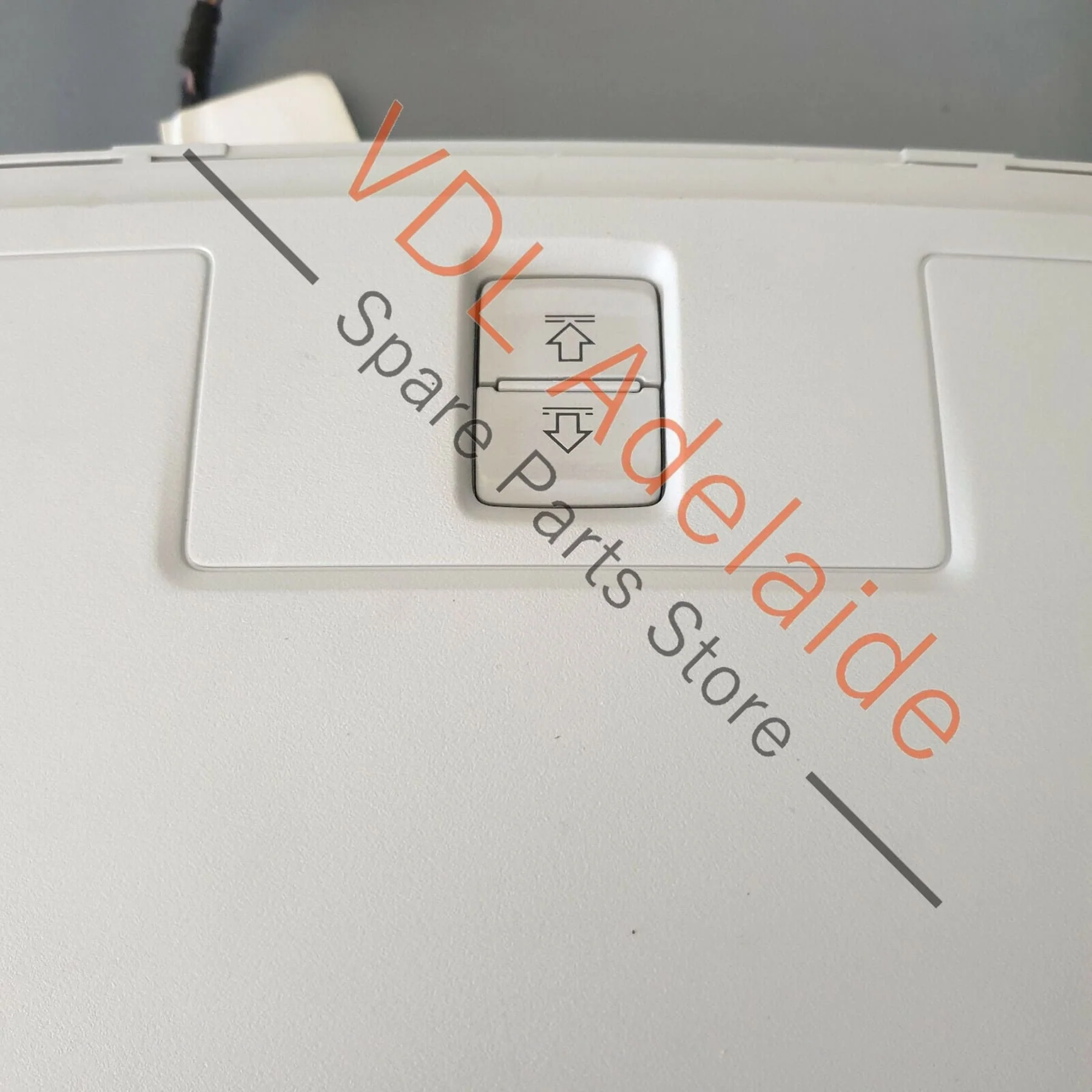 VW Golf MK7 Wagon Interior Roof Dome Light Trim with Sun Blind Switch - Image 3