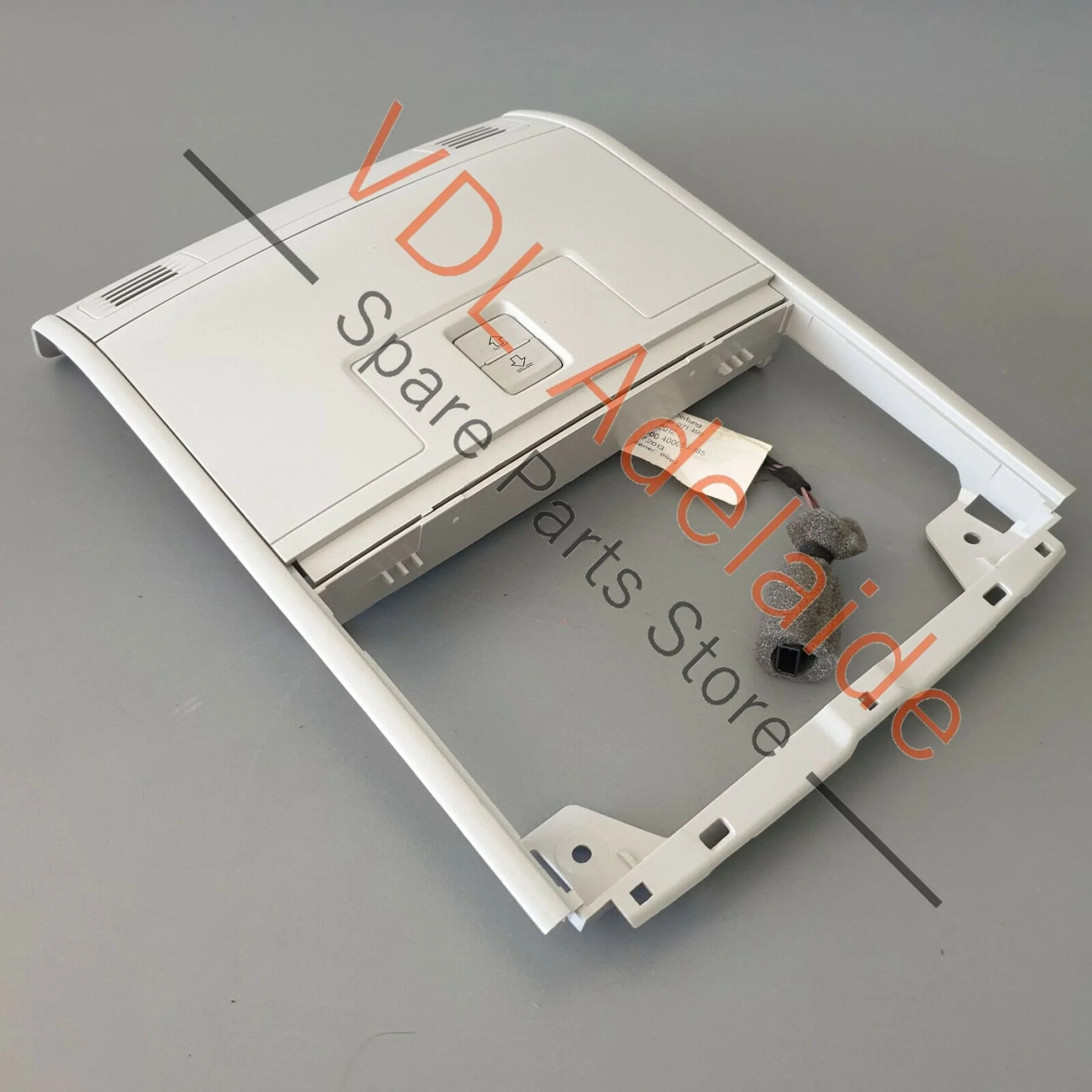 VW Golf MK7 Wagon Interior Roof Dome Light Trim with Sun Blind Switch - Image 4