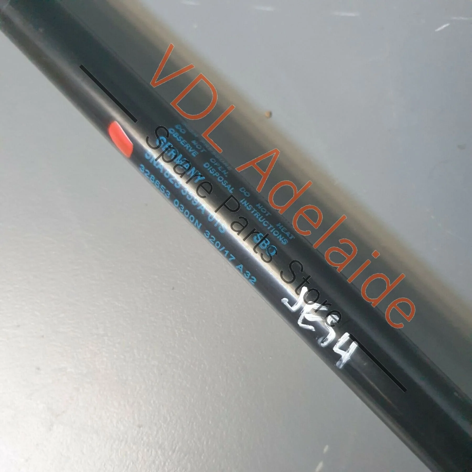 `VW Tiguan MQB Mk2 Bonnet Lift Gas Filled Strut Prop 5NA823359A - Image 3