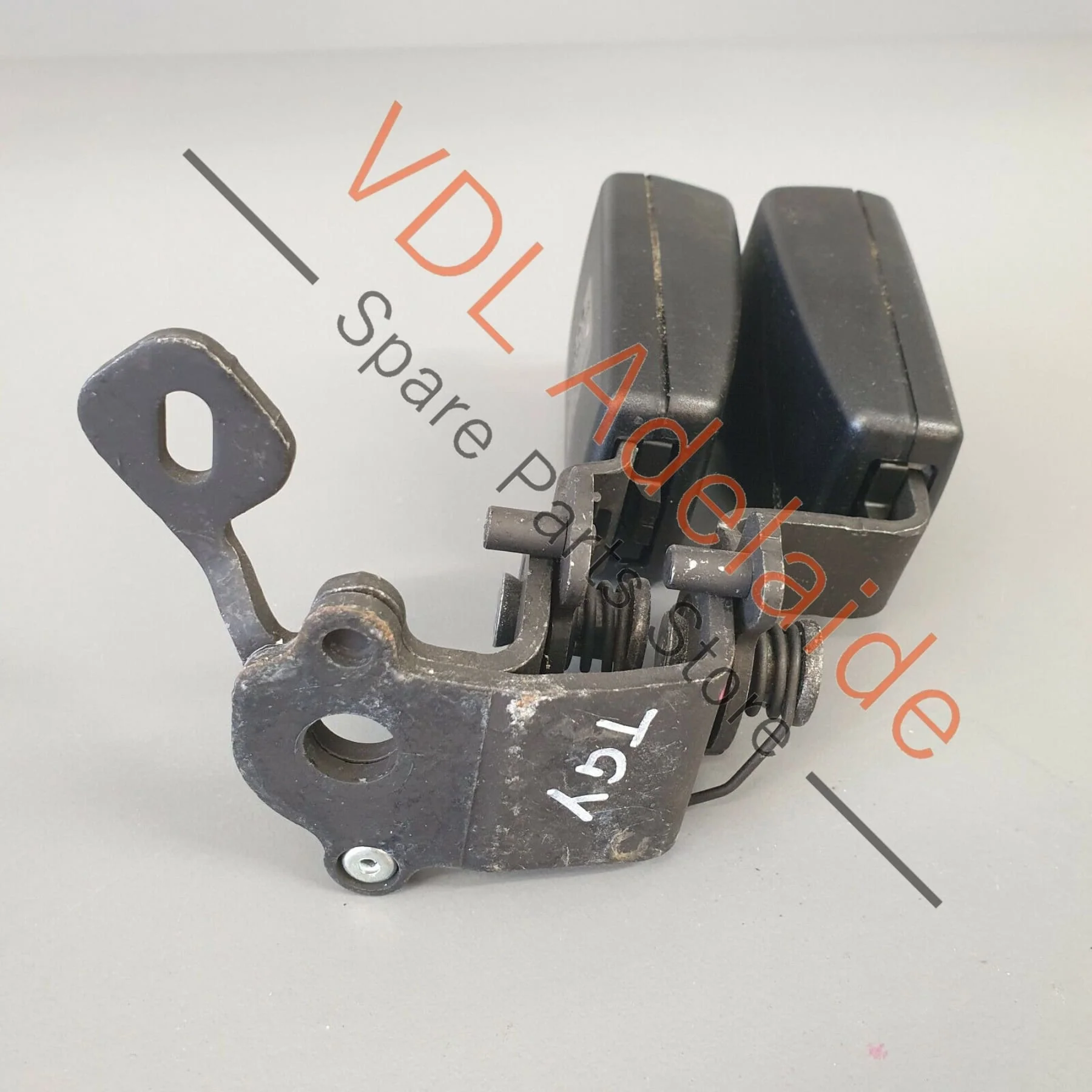 VW Golf MK7 Wagon Rear Double Seat Belt Clip Buckle Latch Catch Clasp 8V0857739 - Image 4