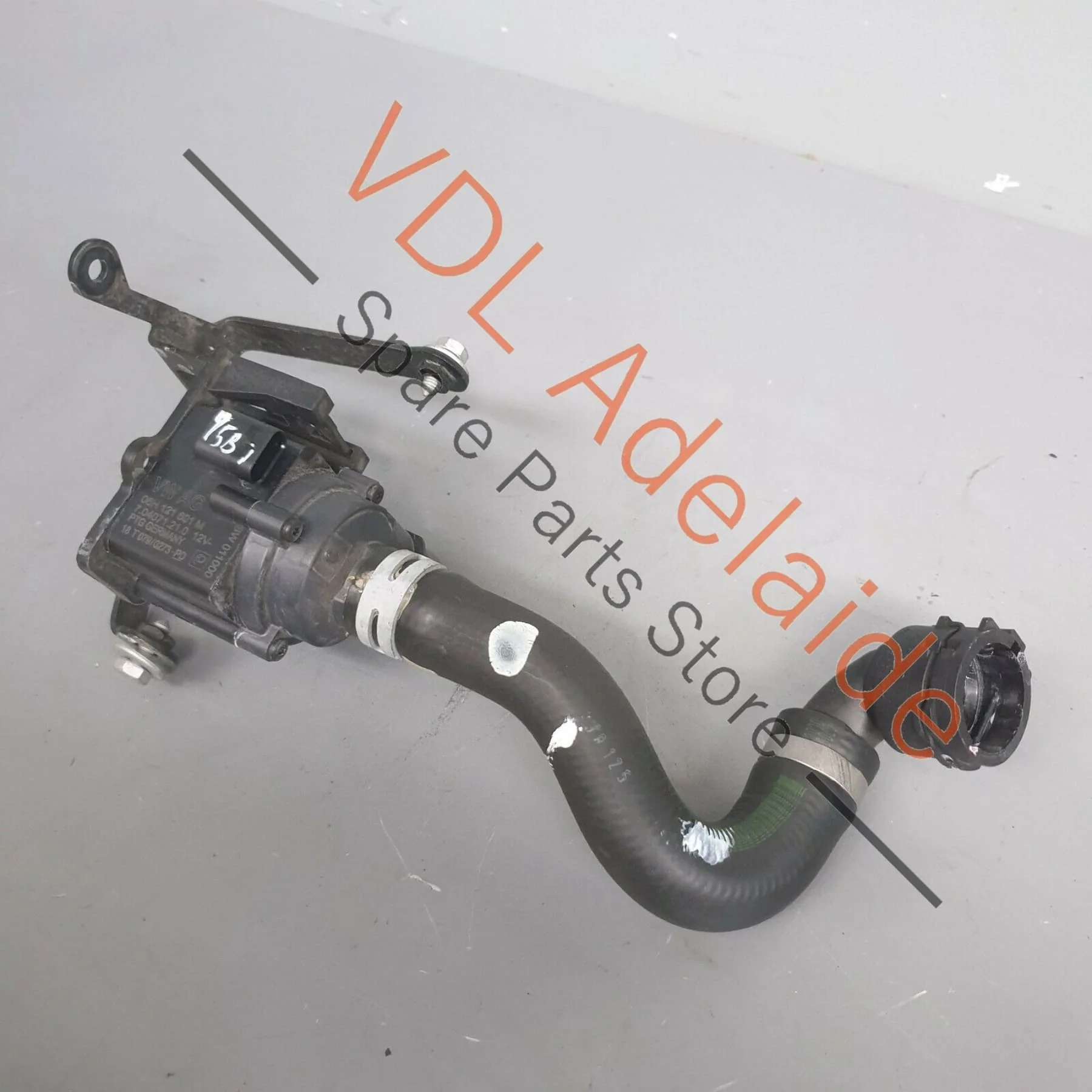 Porsche Macan 95B Aux Auxiliary Coolant Water Pump & Return Hose 8K0819025AB