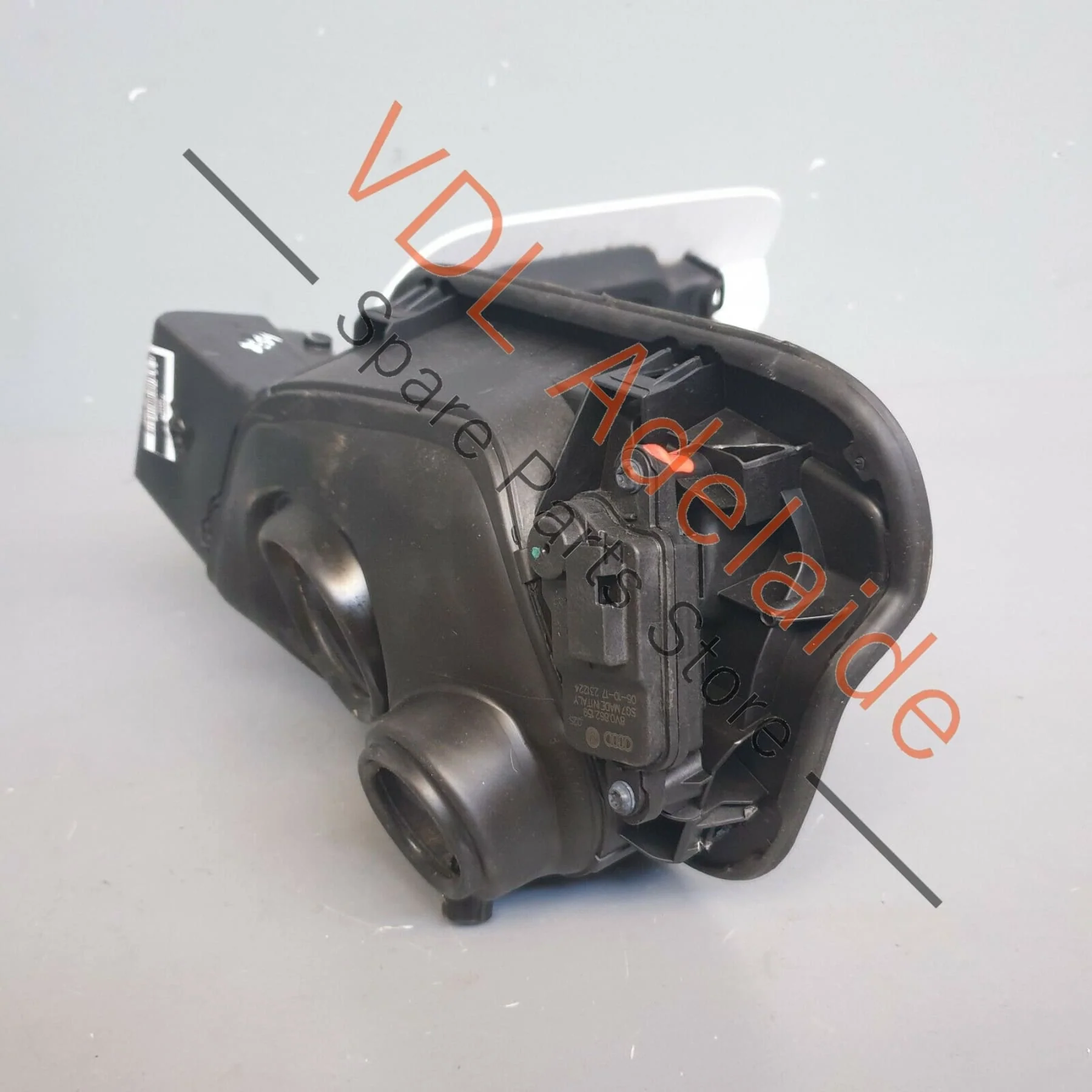 VW Tiguan MQB Mk2 Fuel Filler Door Flap Lid Flap White 5NA809857A - Image 6