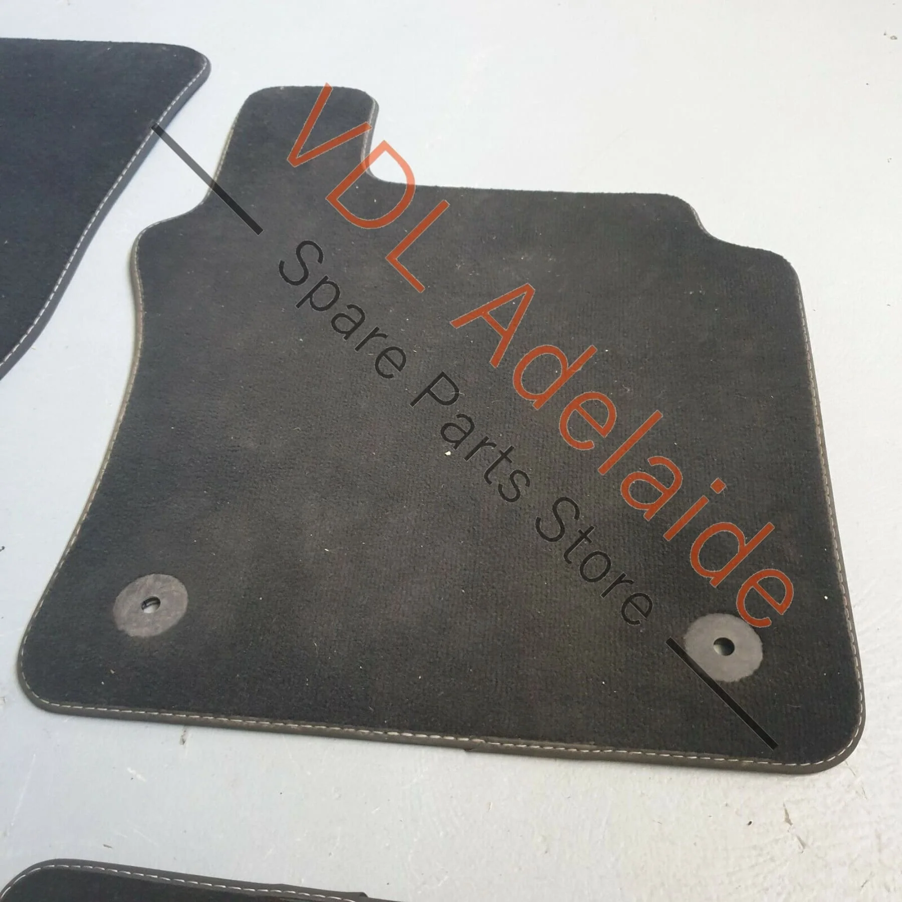 Genuine OEM VW Tiguan MQB Mk2 Set of Floor Mats Front & Back Black & Grey - Image 2