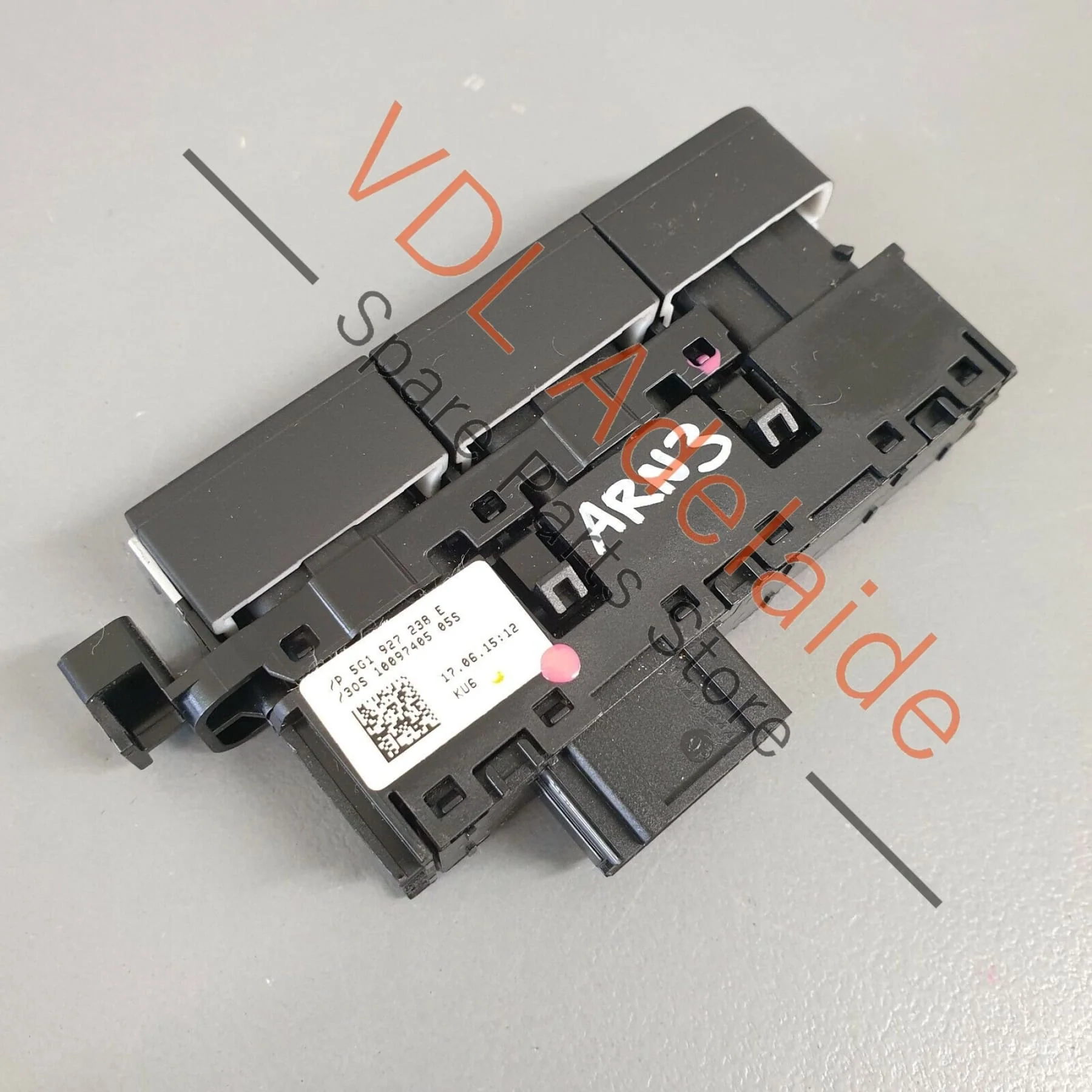 VW Golf R MK7 Parking Aid Park Assist Control Panel Console Switch 5G1927238E - Image 3