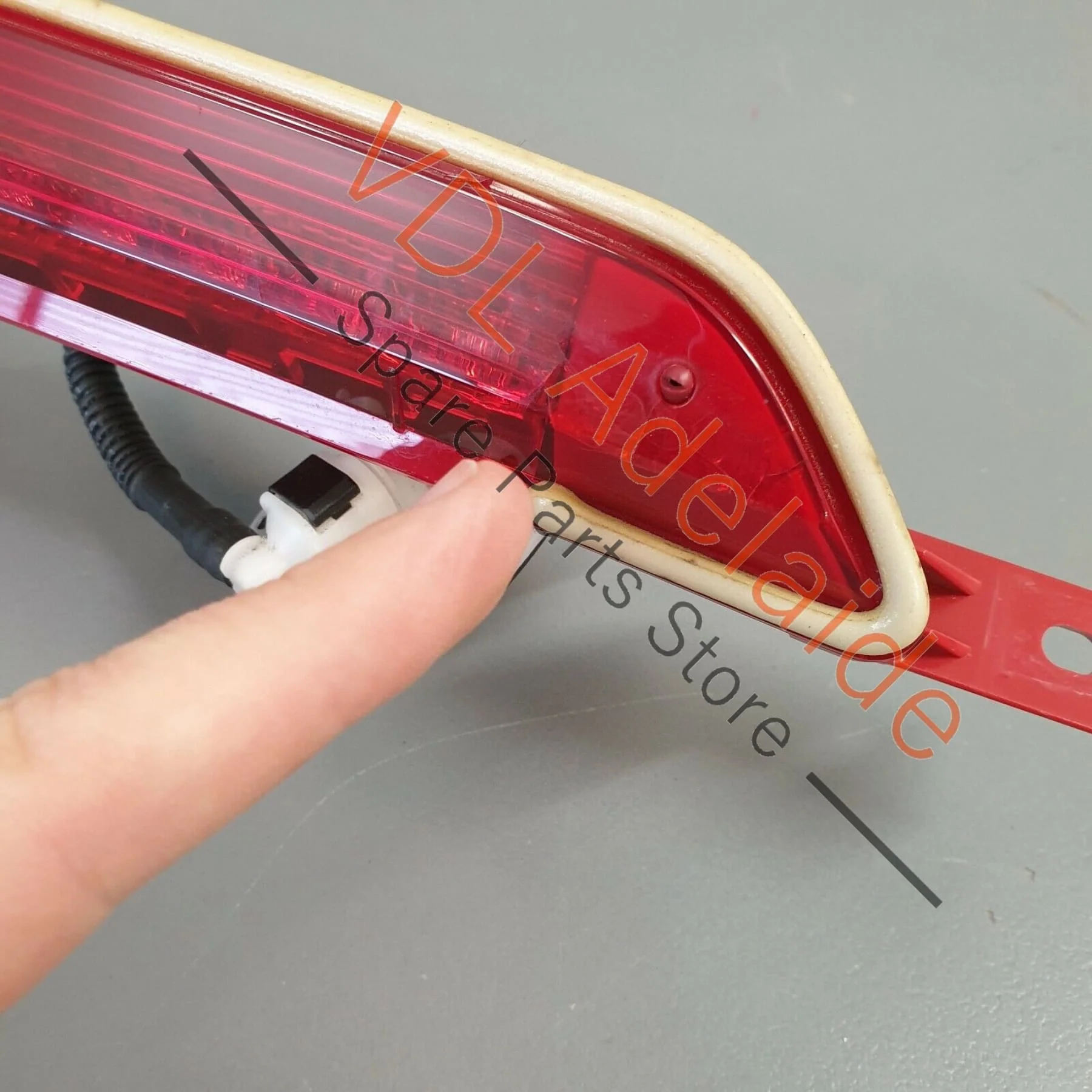VW Golf R MK7 High-Level Brake Light With Spray Jet for Rear Spoiler 5G6945087A - Image 4