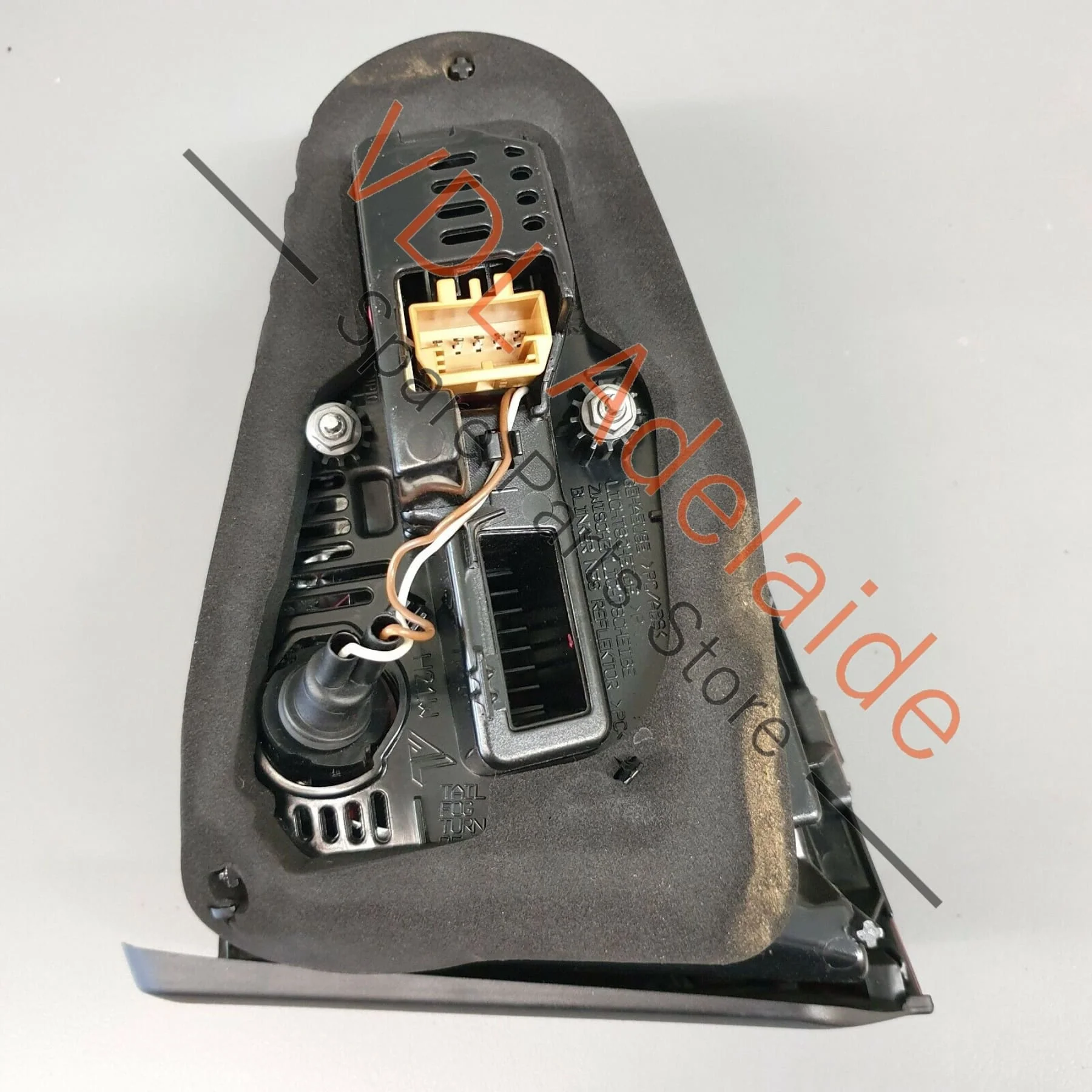 VW Golf R MK7 Genuine OEM Left Side Inner LED Tinted Tail Light 5G0945307E - Image 9
