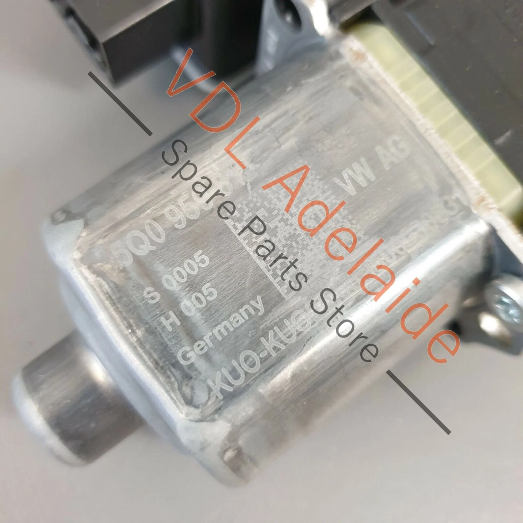 VW Golf R MK7 Rear Right Window Regulator Motor - Image 3