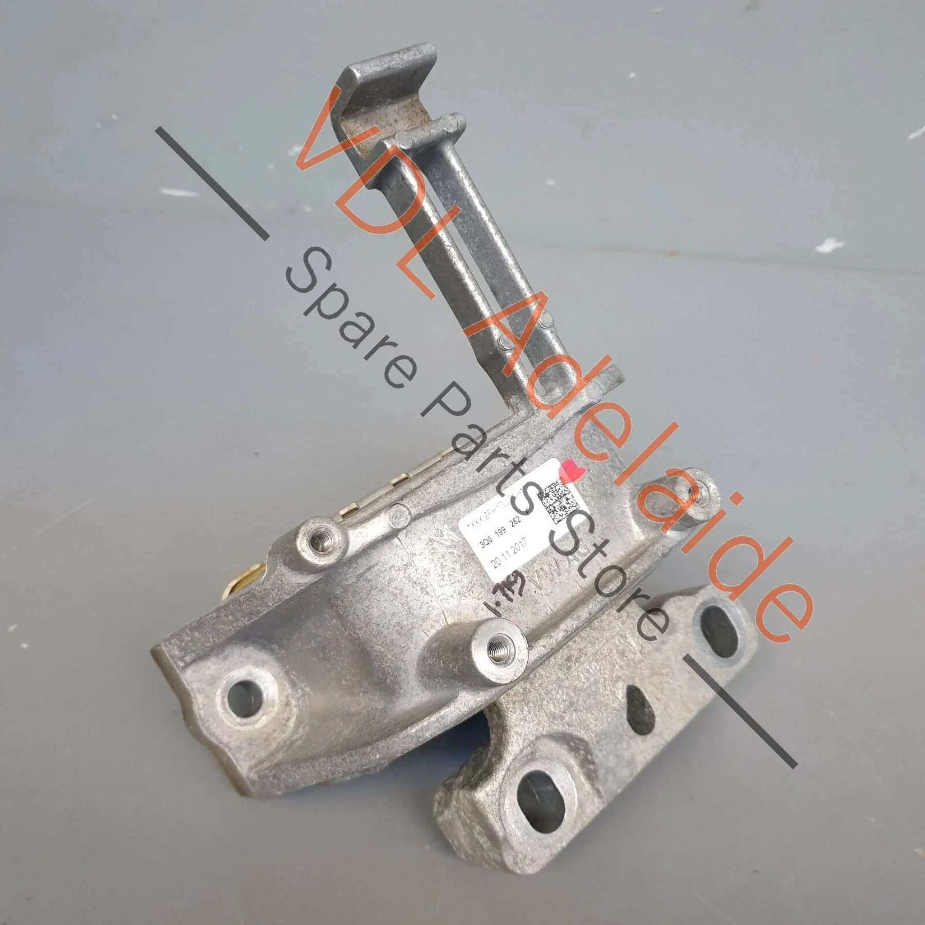 VW Tiguan MQB Mk2 Genuine OEM Engine Mounting 3Q0199262F