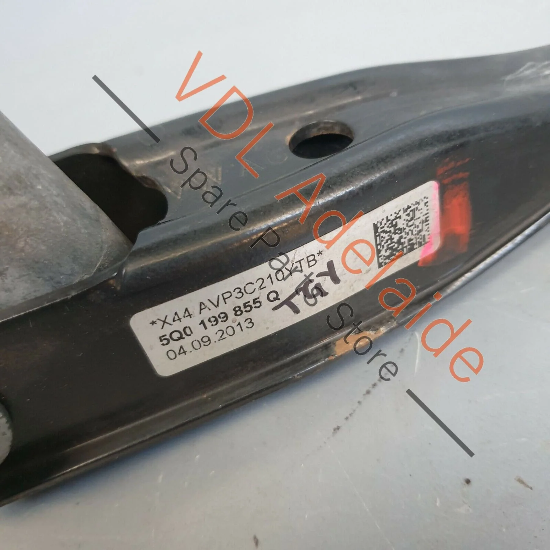 VW Golf MK7 1.6-2.0L TDI Diesel Lower Pendulum Mount Support 5Q0199855 - Image 3
