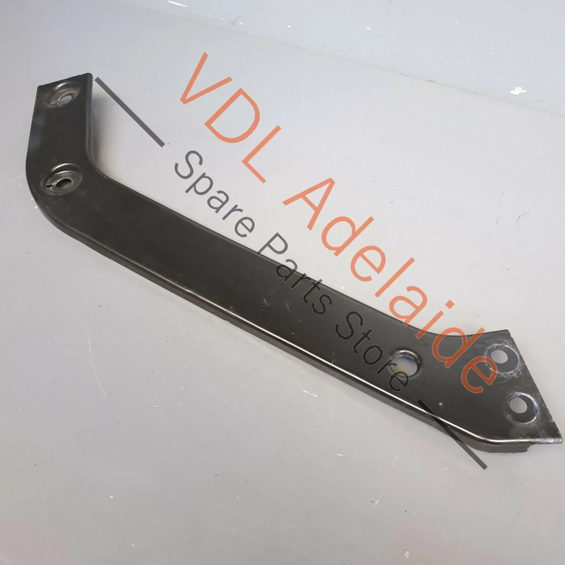 VW Tiguan MQB Mk2 Radiator Lock Carrier Right Upper Brace Support 5NA805932A