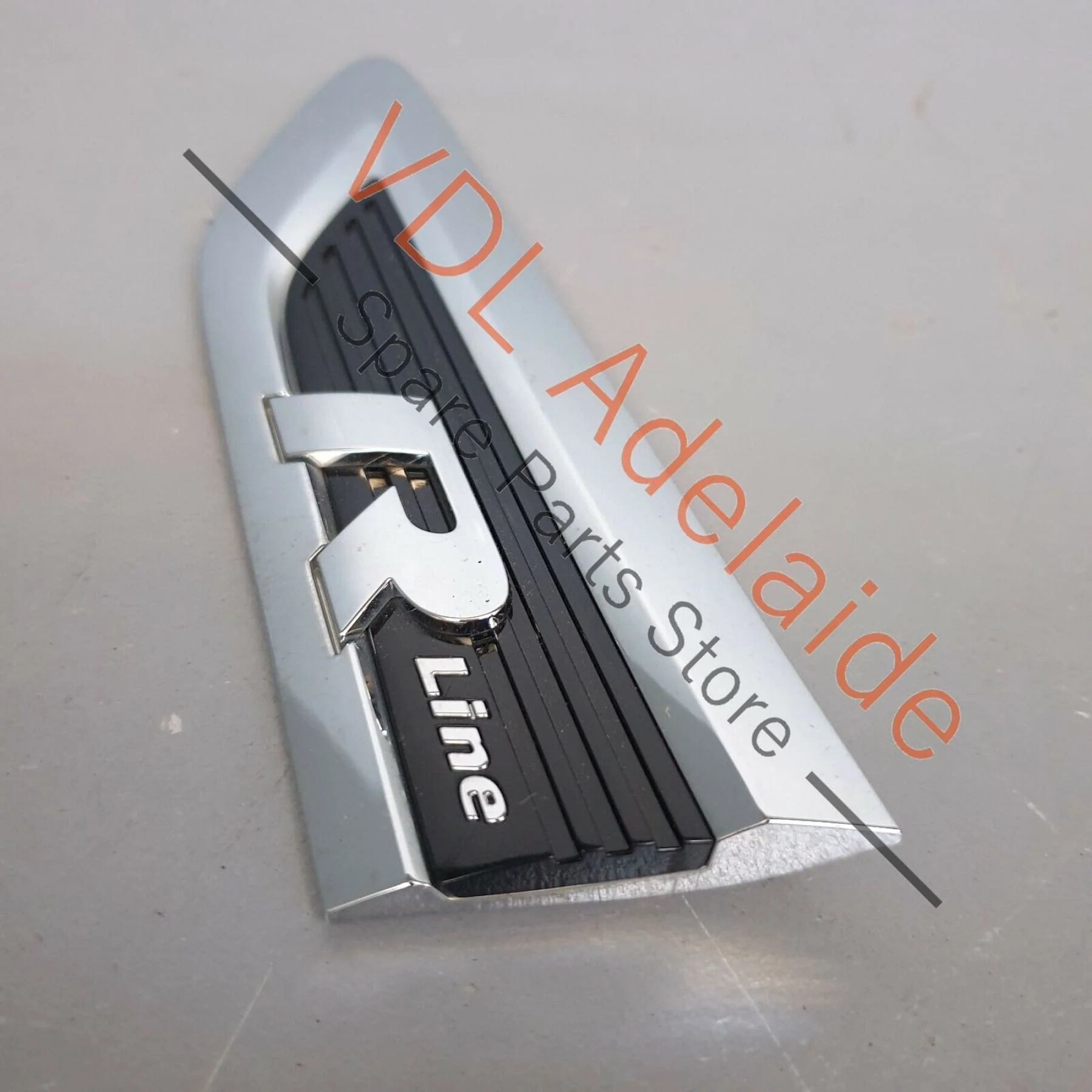 VW Tiguan MQB Mk2 Front Left Mud Guard Fender Chrome Badge R Line 5NA853688A