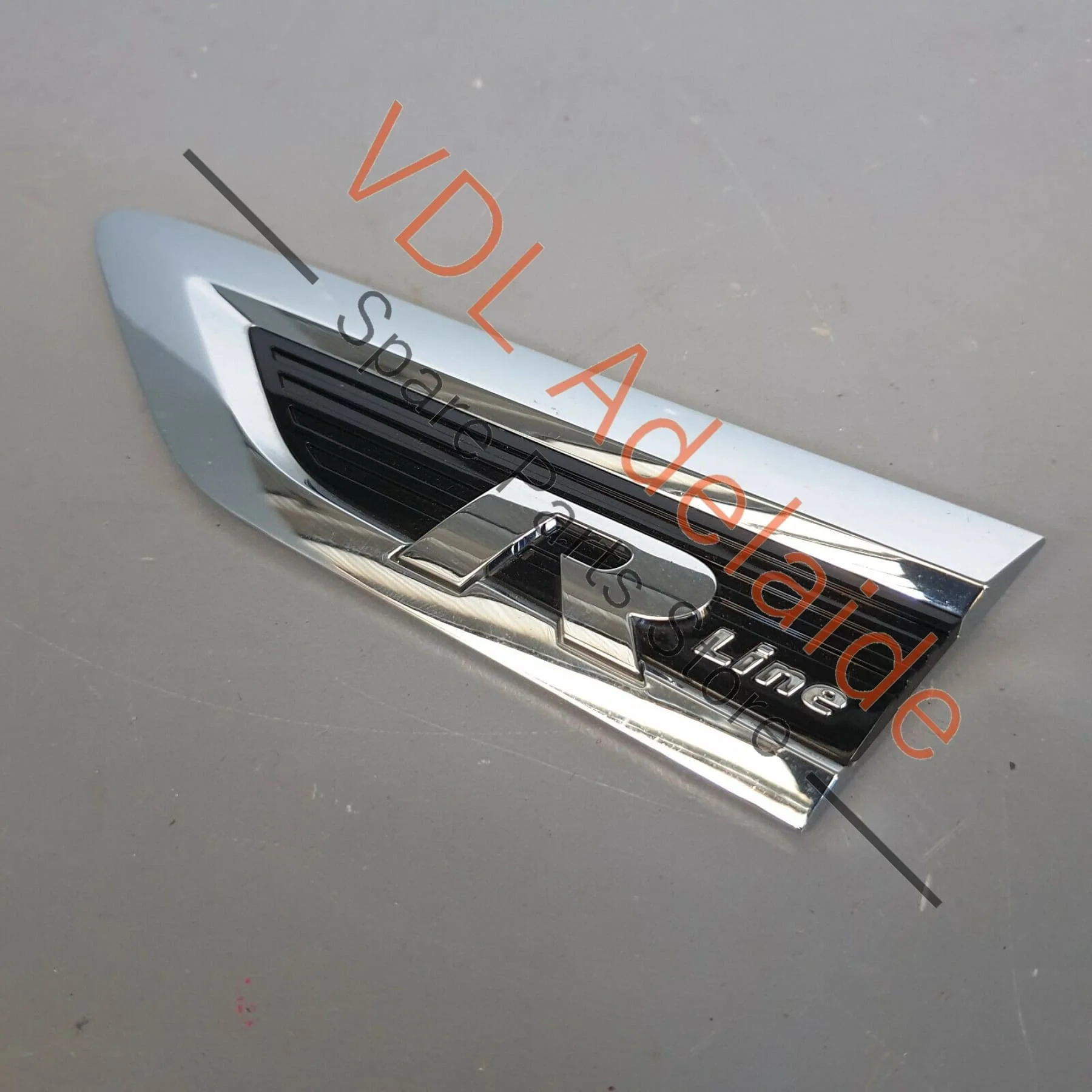 VW Tiguan MQB Mk2 Front Left Mud Guard Fender Chrome Badge R Line 5NA853688A - Image 3