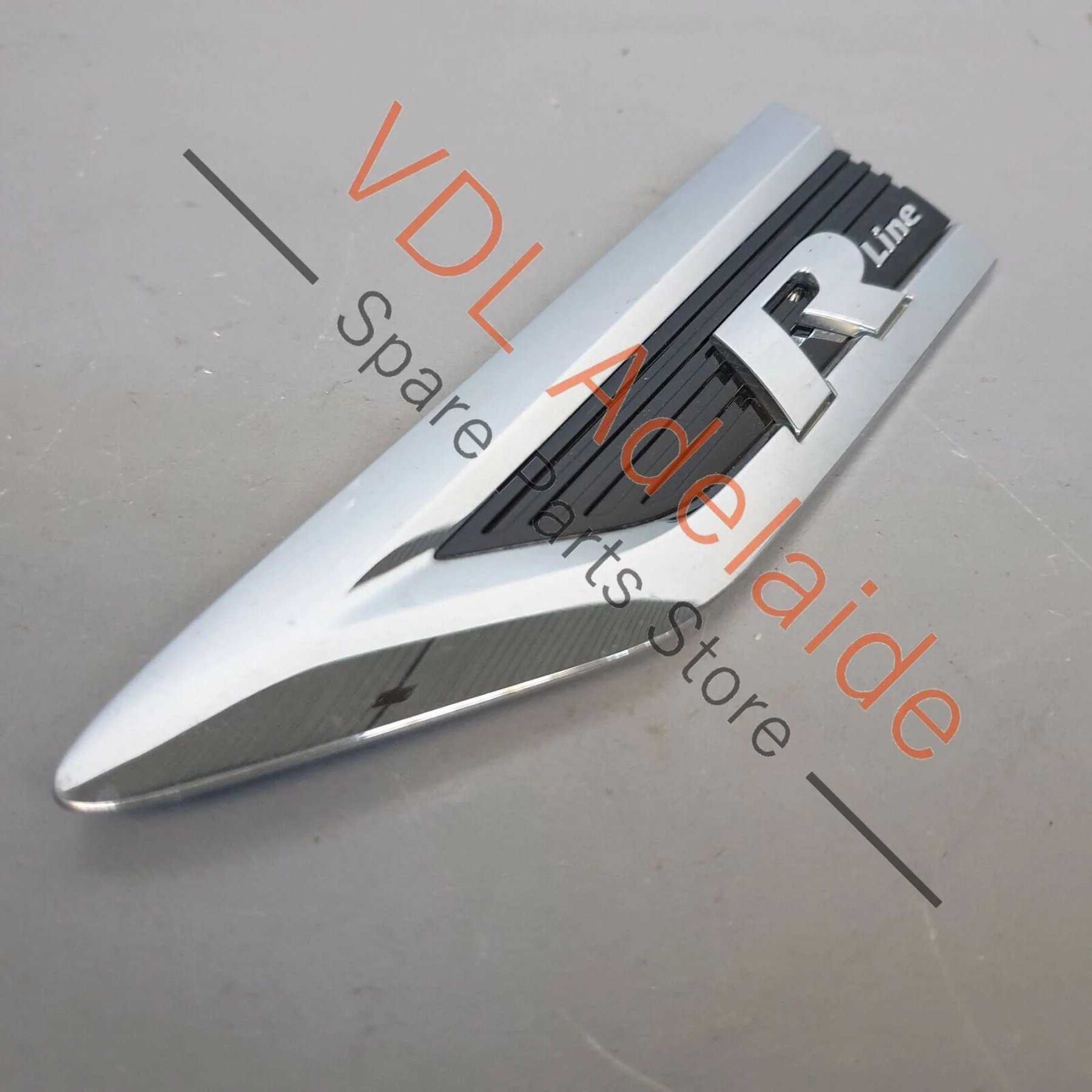 VW Tiguan MQB Mk2 Front Left Mud Guard Fender Chrome Badge R Line 5NA853688A - Image 4