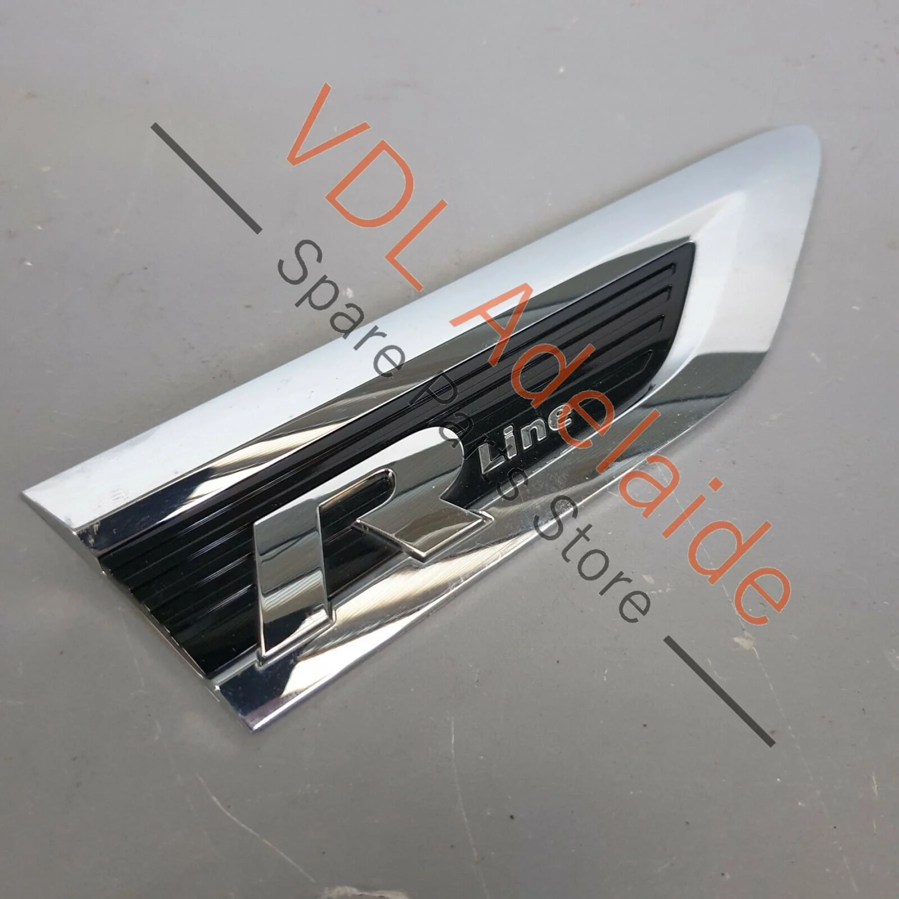 VW Tiguan MQB Mk2 Front Right Mud Guard Fender Chrome Badge R Line 5NA853688B - Image 4