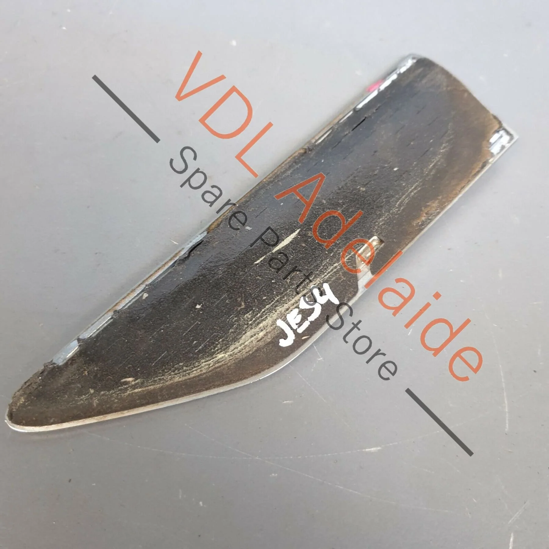VW Tiguan MQB Mk2 Front Right Mud Guard Fender Chrome Badge R Line 5NA853688B - Image 5