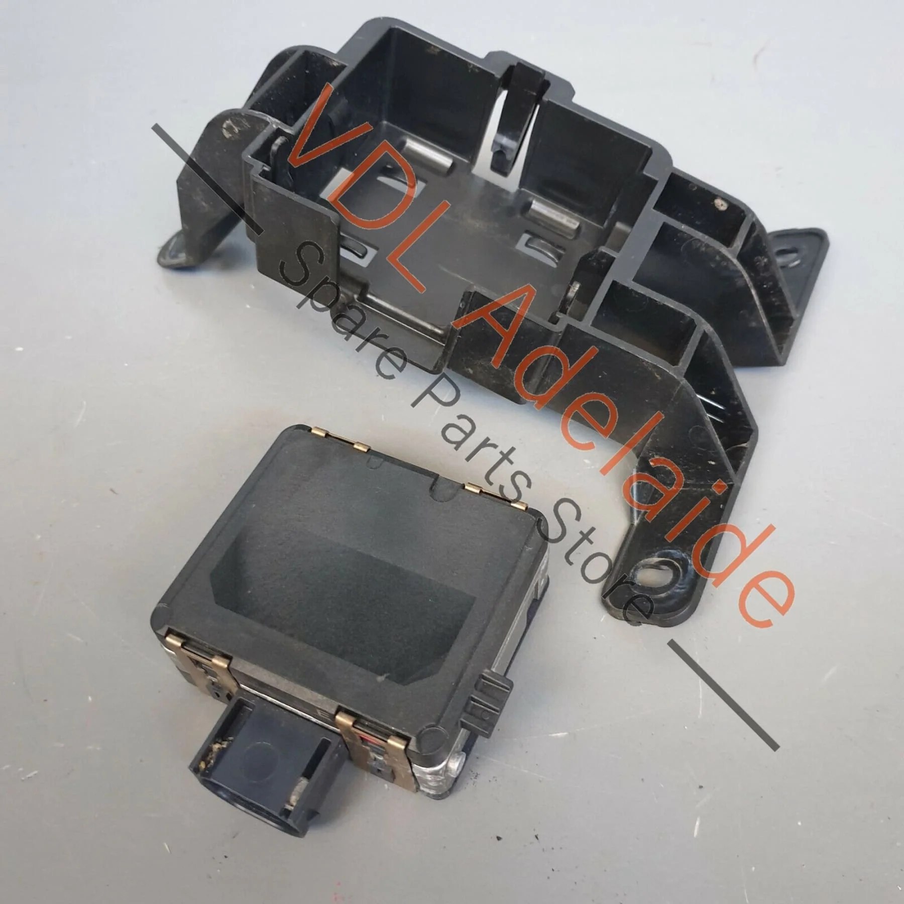 VW Tiguan MQB Mk2 Rear Right Lane Change Assist Master Control Unit 3Q0907566E - Image 6