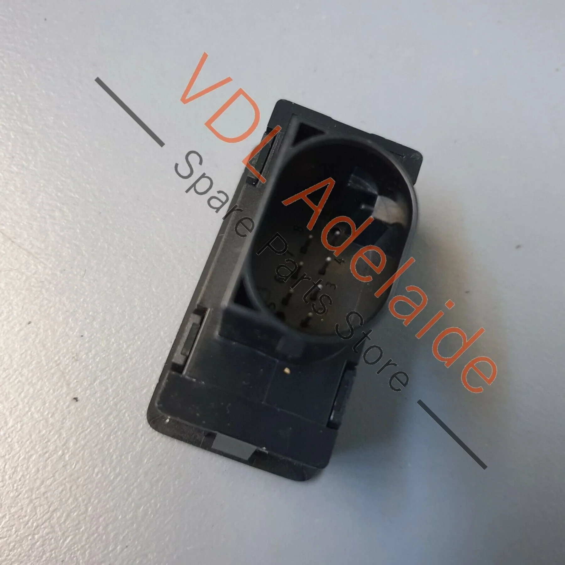 VW Tiguan MQB Mk2 Electric Tailgate Lid Lock 'Easy Close' Switch 3G0959832A - Image 5