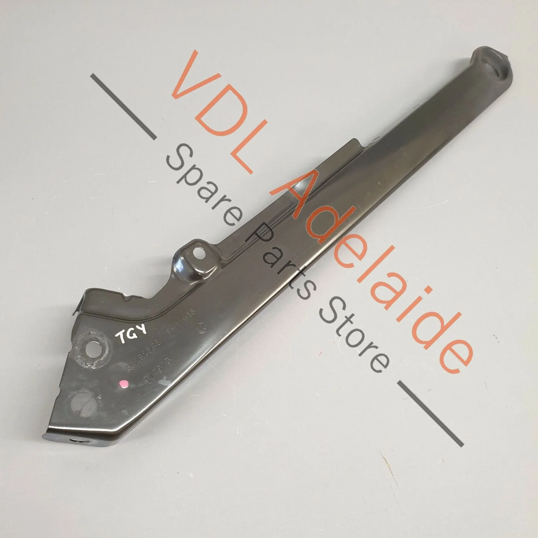 VW Golf MK7 Wagon Radiator Lock Carrier Left Upper Brace Support 5G0805931