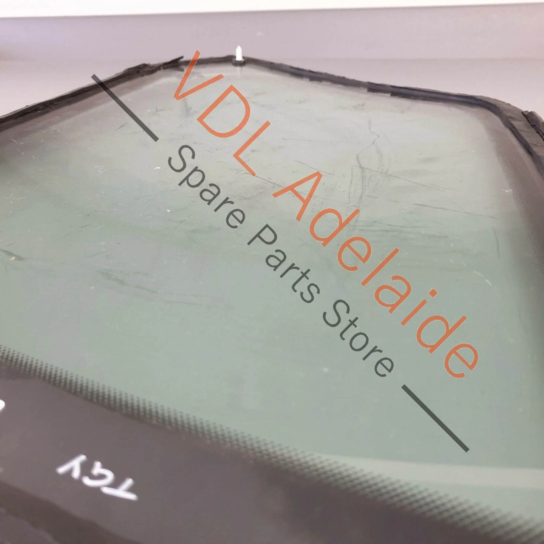 VW Golf MK7 Wagon Left Side Rear Hatch Window with Trim Moulding 5G9845297T - Image 5