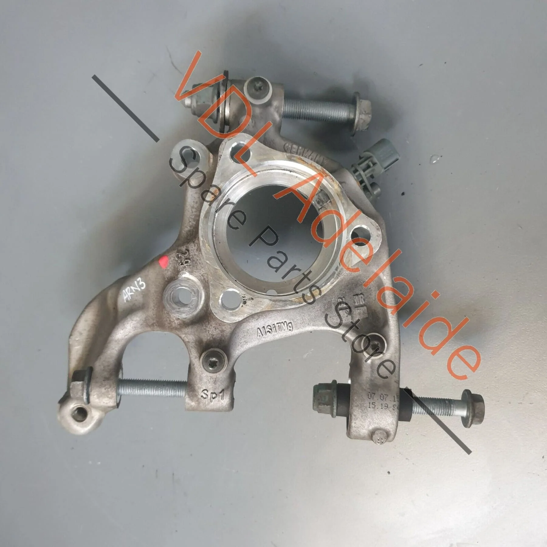 VW Golf R MK7 Rear LHS Left Wheel Bearing Housing Hub Knuckle 5Q0505435J
