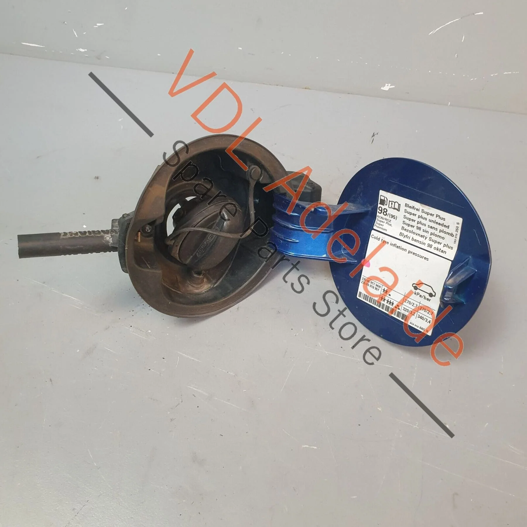 VW Passat R36 B6 3C Fuel Filler Door Flap 3C9809857A Biscay Blue