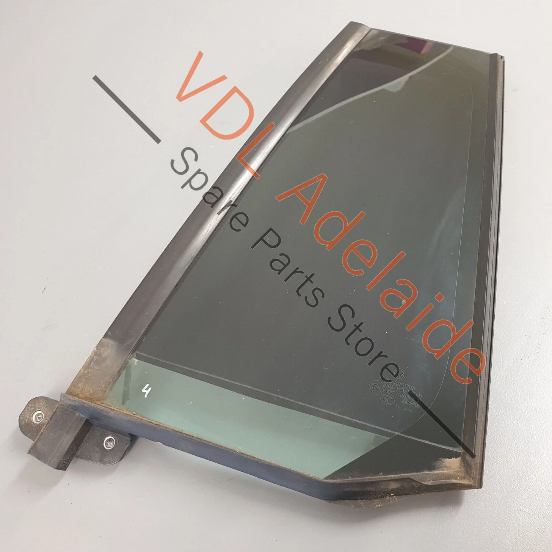 VW Golf MK7 Wagon Left LHS Fixed Window for Rear Door 5G9845213B