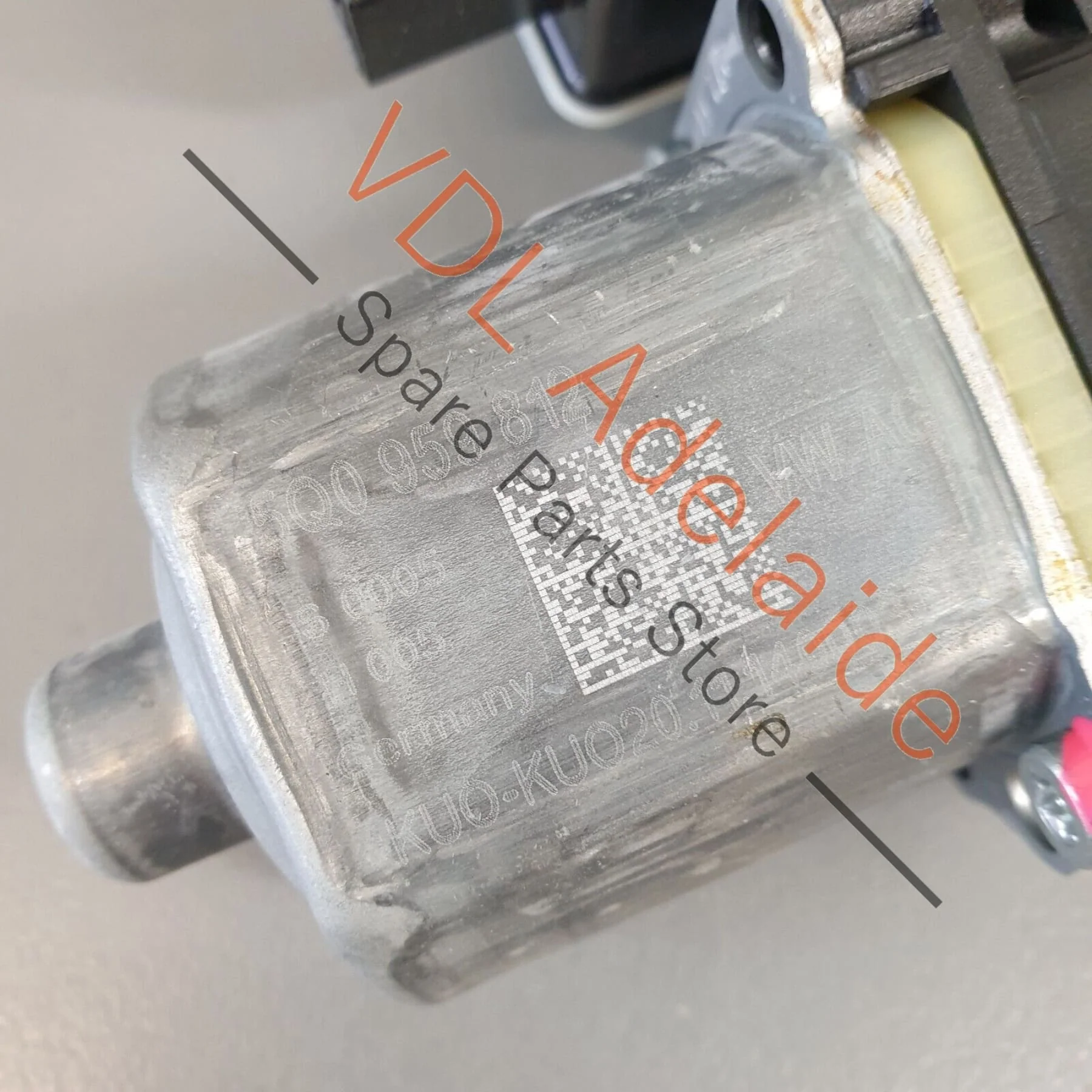 VW Golf GTi Mk7 Rear Right Window Regulator Motor 5Q0959812 - Image 3
