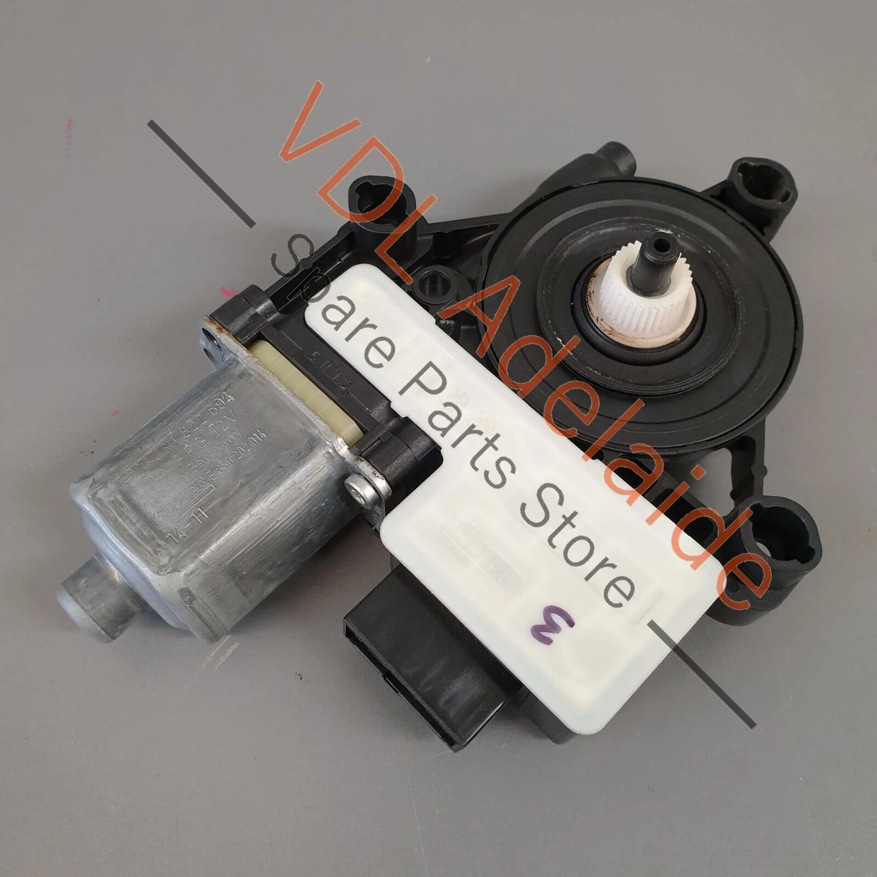 VW Golf GTi Mk7 Rear Right Window Regulator Motor 5Q0959812 - Image 4