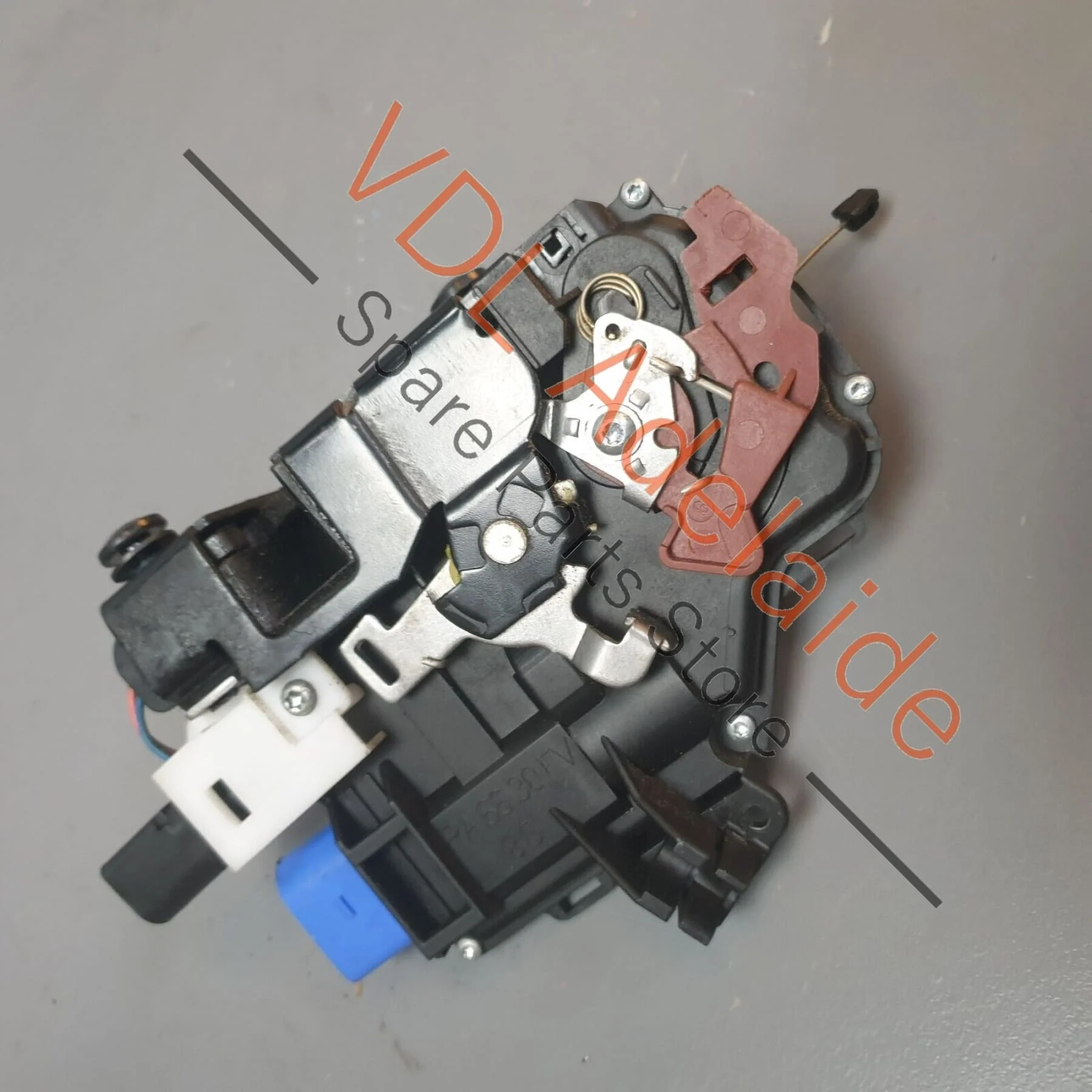 Volkswagen Front Left Door Lock for KESSY Vehicles 3D2837015L - Image 3