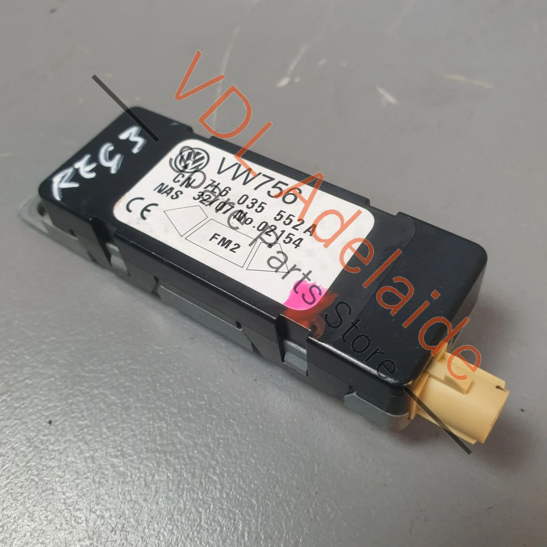 VW Touareg V10 7L Aerial Amplifier FM2 7L6035552A