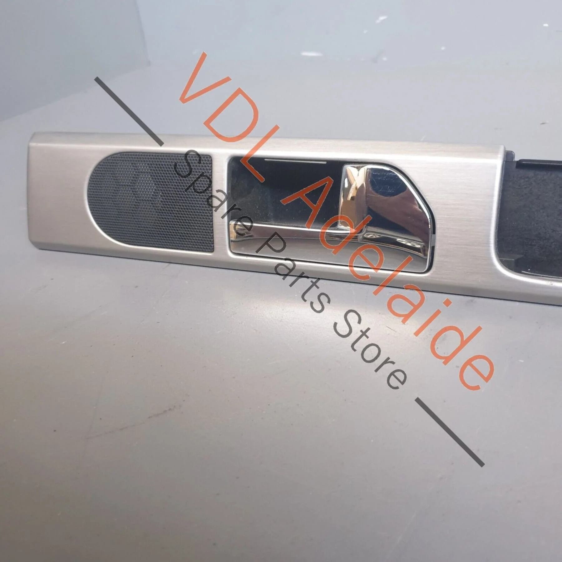 VW Touareg V10 7L Interior Rear Right Aluminium Door Trim Insert - Image 2