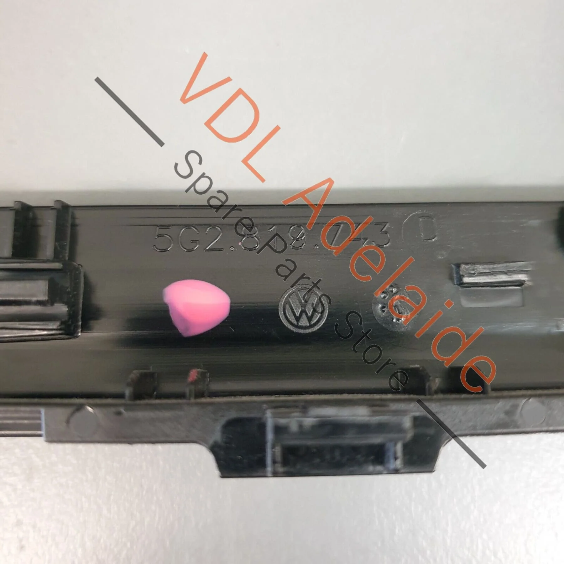 VW Golf GTi Mk7 Centre Dash Double Air Vent & Trim For RHD 5G2819728AG - Image 8