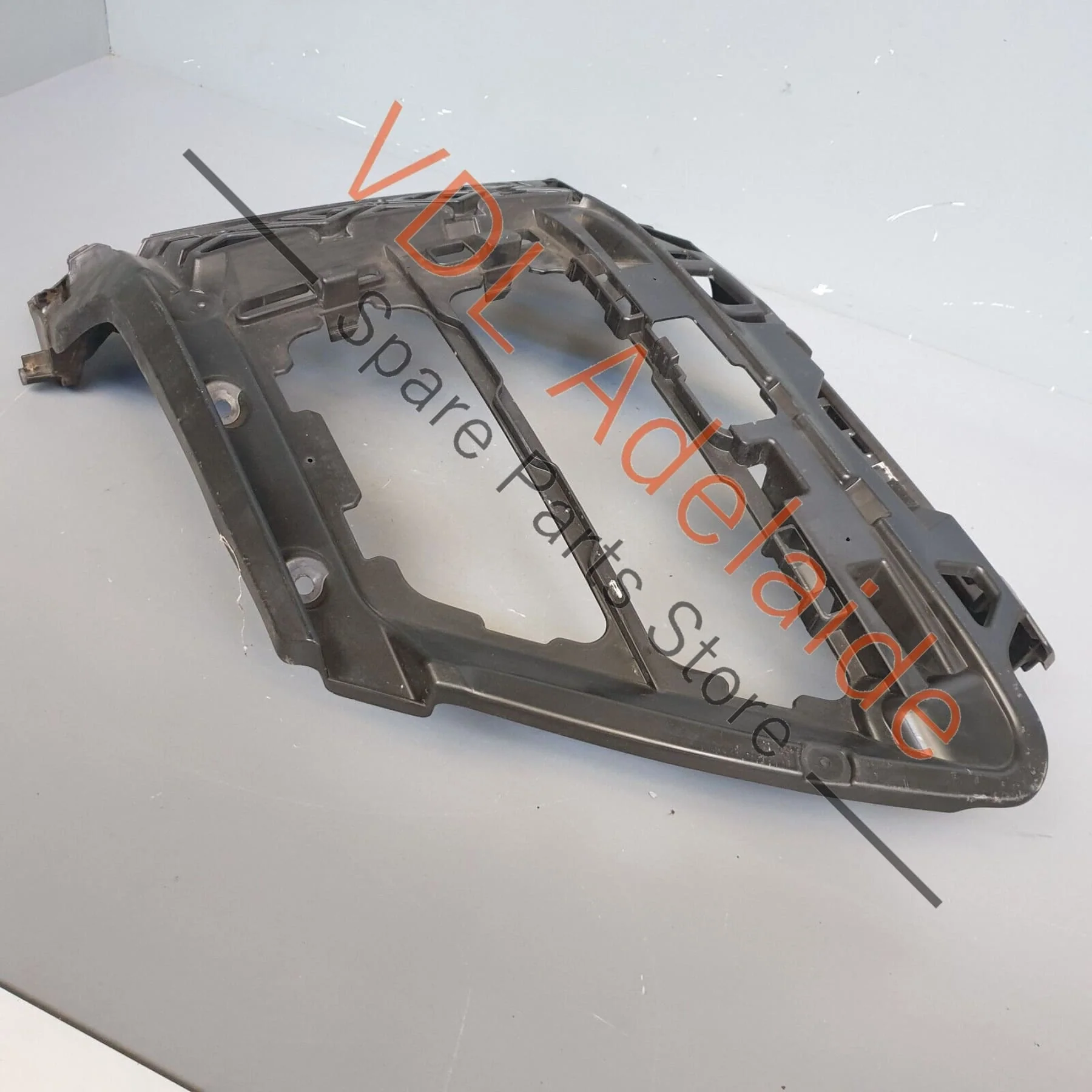 VW Golf R MK7 Front Bumper Right Side Support Element Backing Bracket 5G0807724C - Image 6
