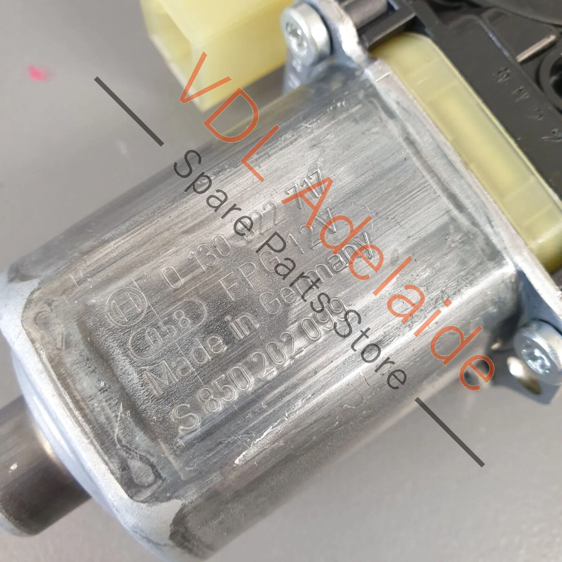 Audi RS3 8V Front Right Window Regulator Motor 5Q0959801B - Image 5
