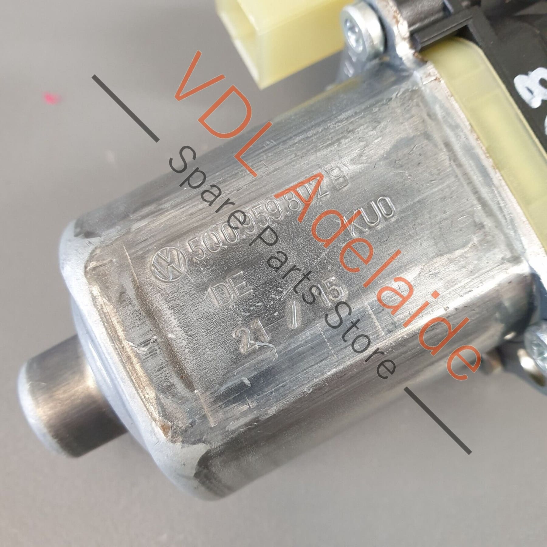 Audi RS3 8V Front Left Window Regulator Motor 5Q0959802B - Image 3