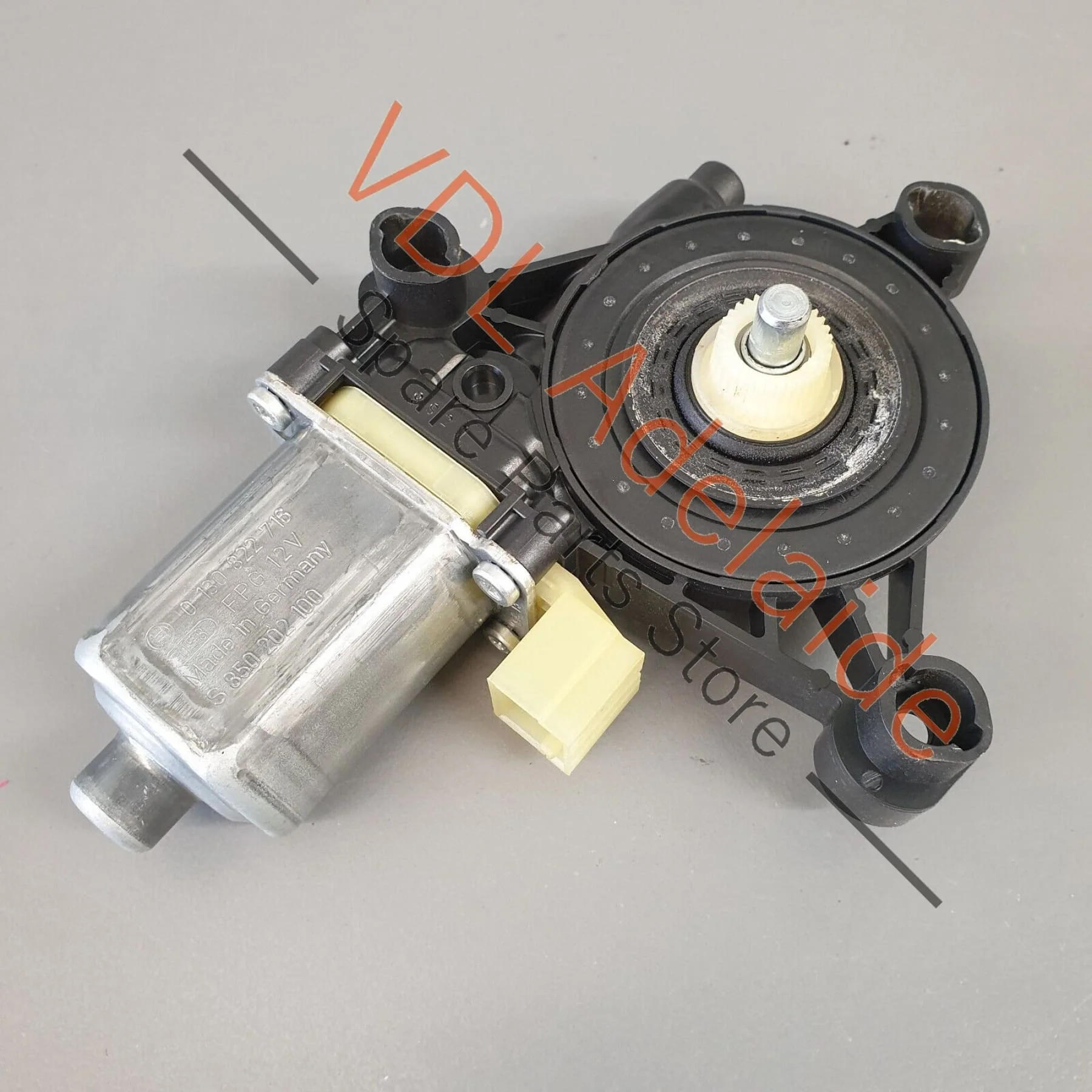 Audi RS3 8V Front Left Window Regulator Motor 5Q0959802B - Image 4
