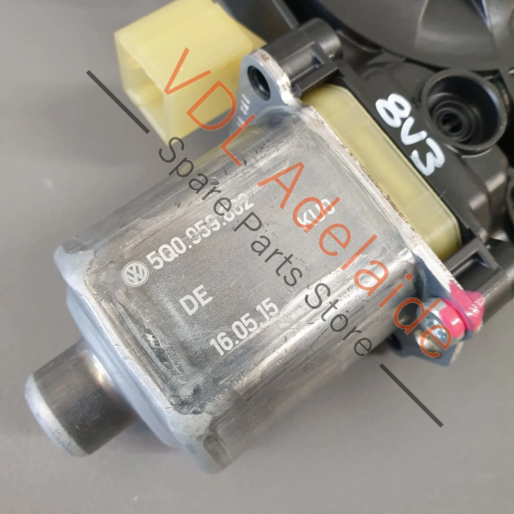 Audi RS3 8V Rear Right Window Regulator Motor 5Q0959802 - Image 3