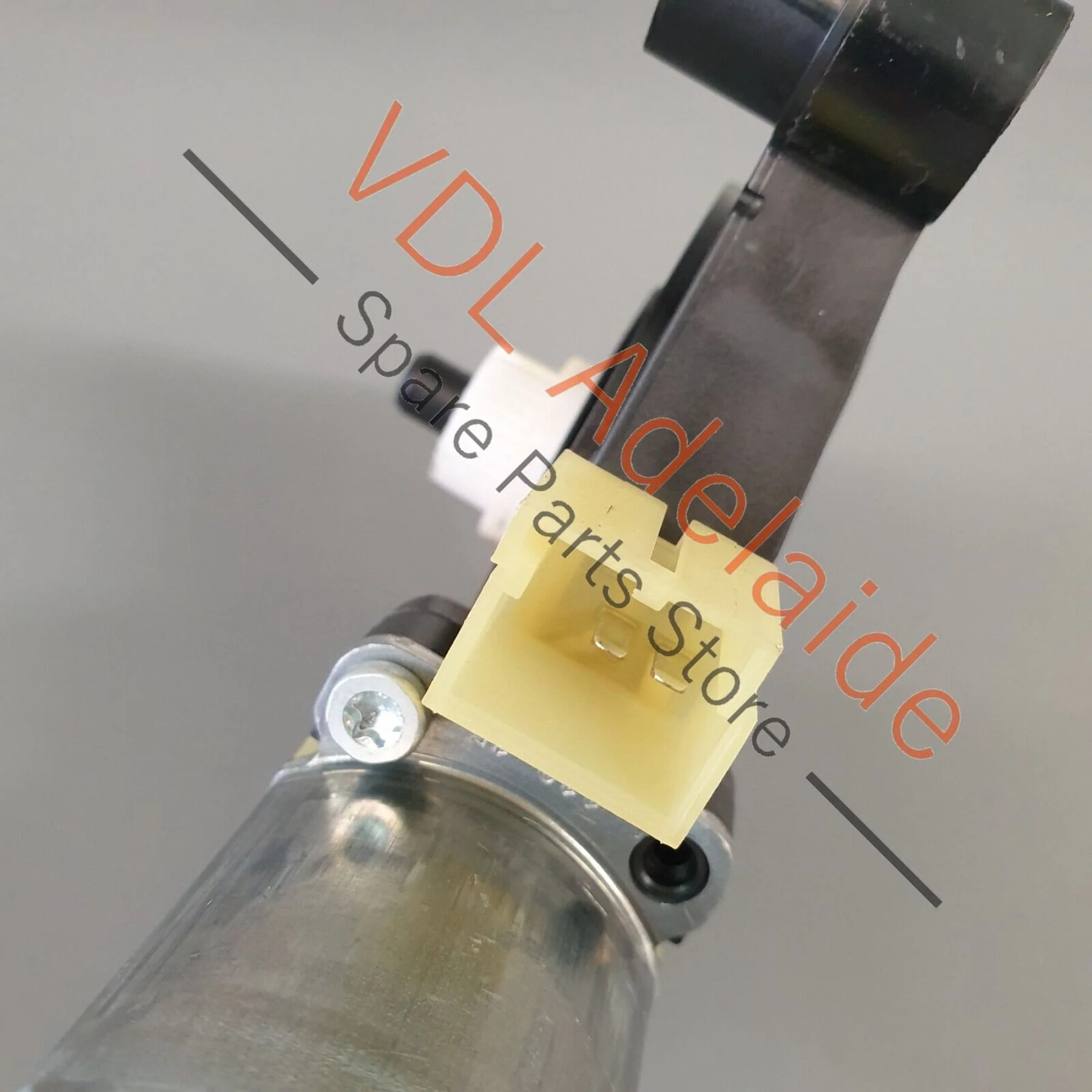 Audi RS3 8V Rear Right Window Regulator Motor 5Q0959802 - Image 6
