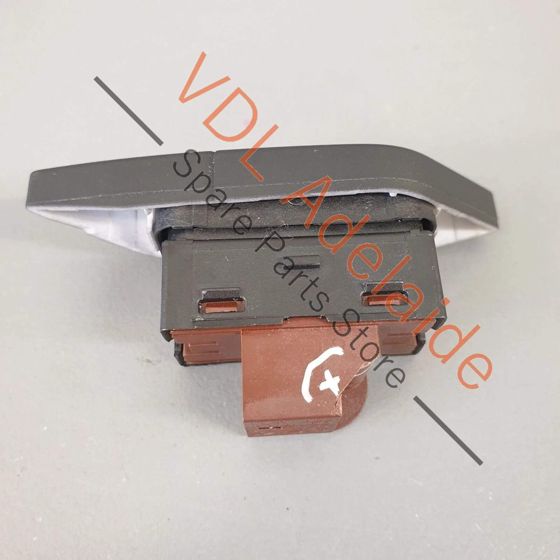 Audi RS3 S3 A3 8V Safety Switch for Central Locking System for RHD 8V2962108 - Image 4