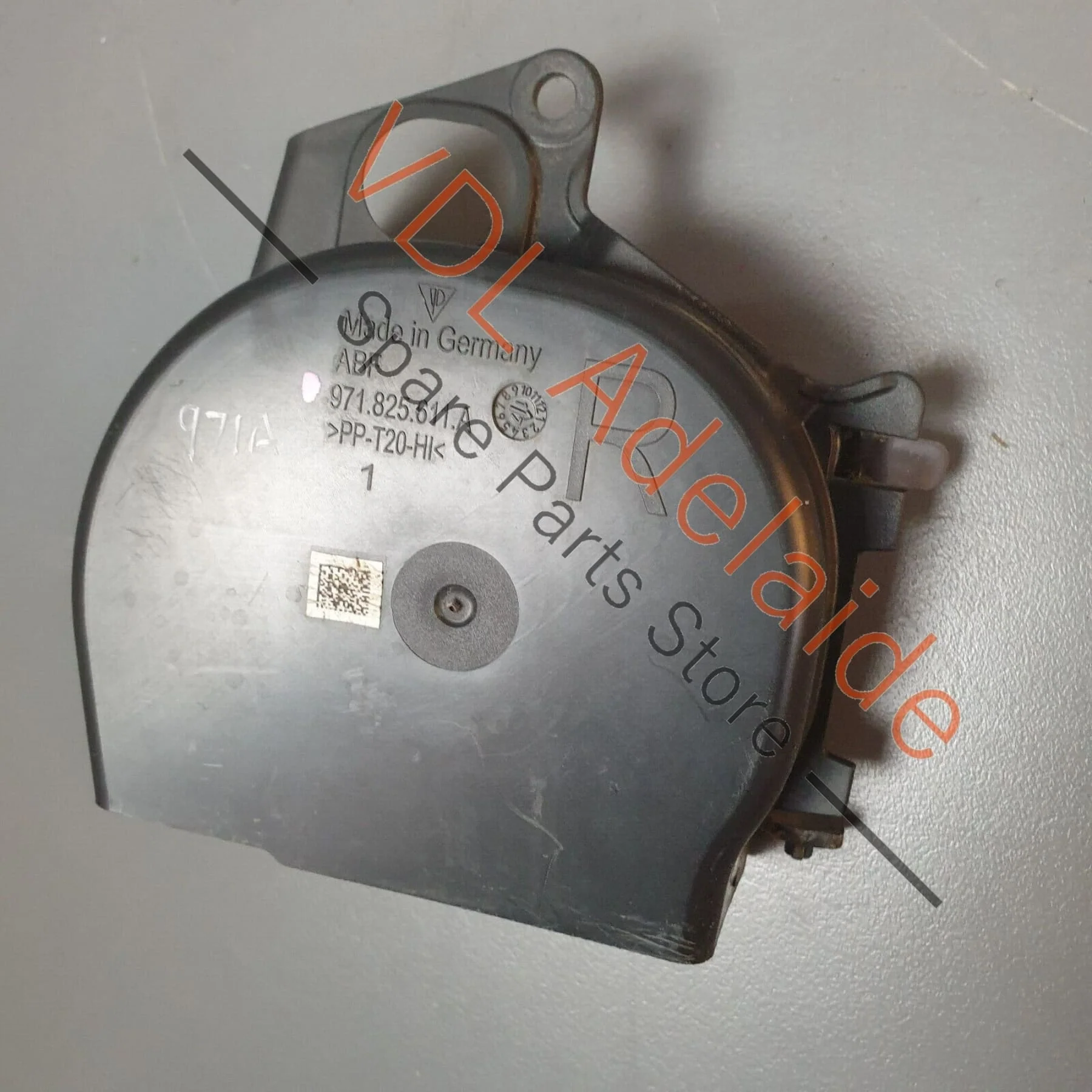 Porsche Panamera Turbo 971 RHS Right Side Heat Shield 971825611A - Image 2