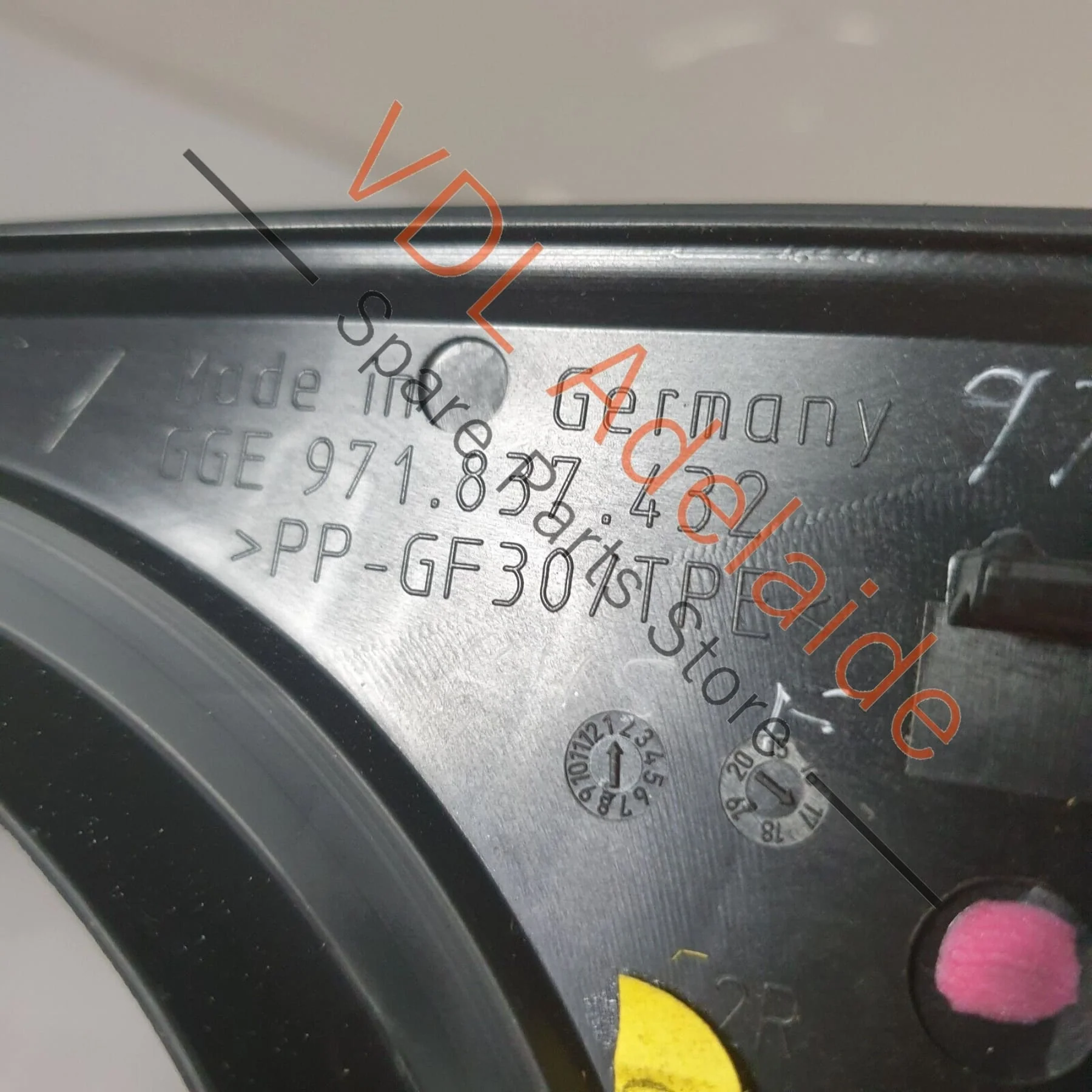Porsche Panamera Turbo 971 Front Right Window Seal Guide Gasket - Image 4