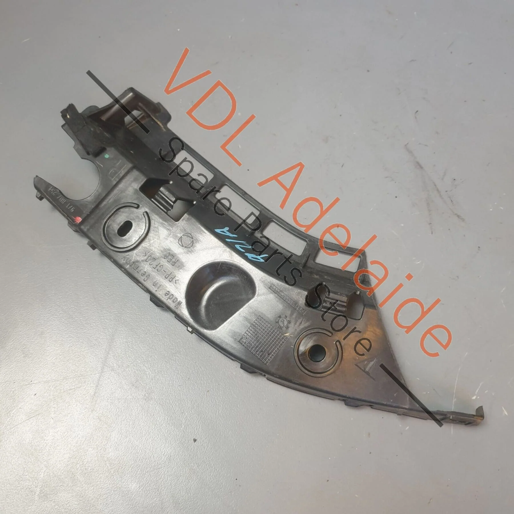 Porsche Panamera Turbo 971 Rear Bumper Guide Piece Bracket Right RHS 971807254 - Image 2