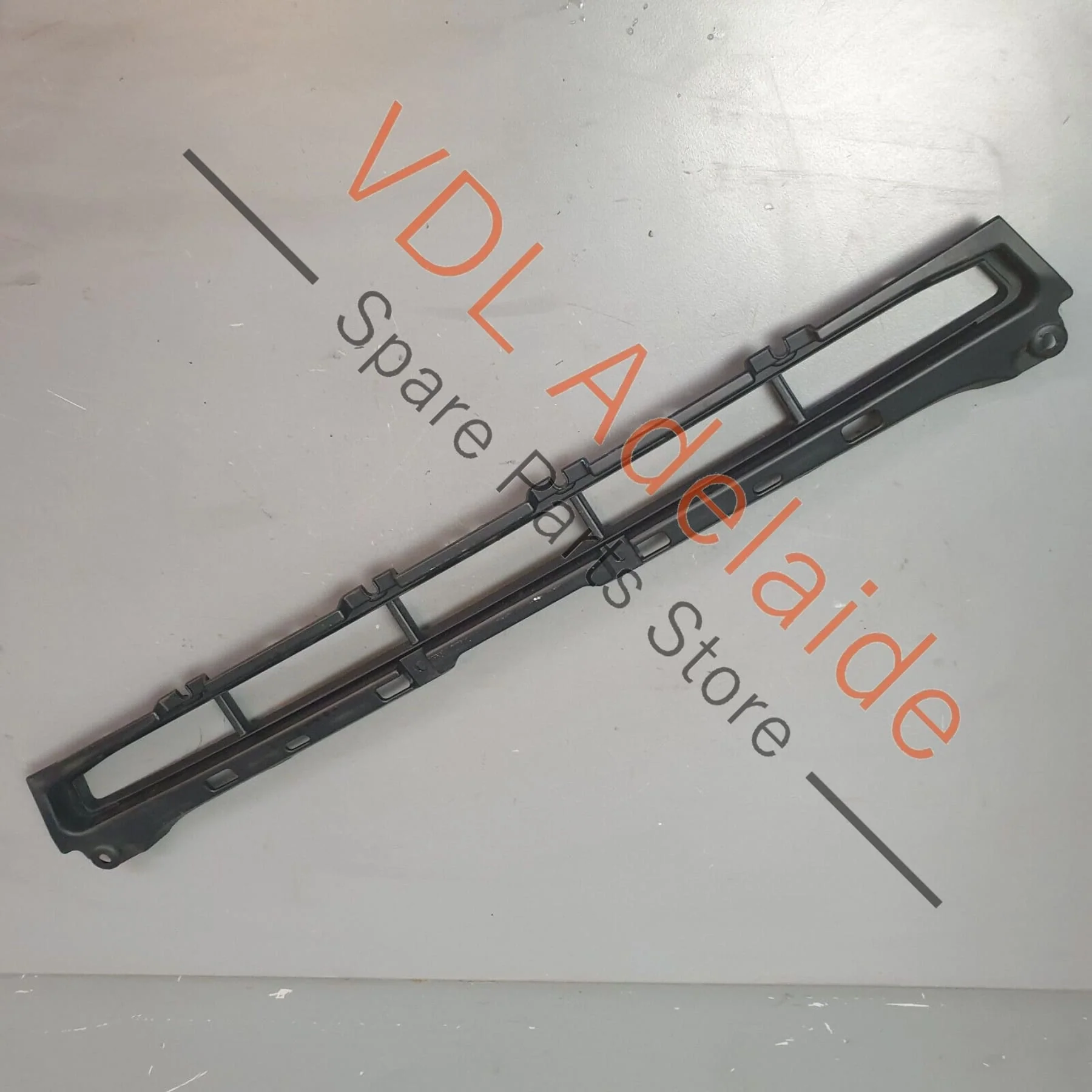 Genuine OEM Audi RS3 8V Centre Middle Lower Grille Front Bumper 8V4807647