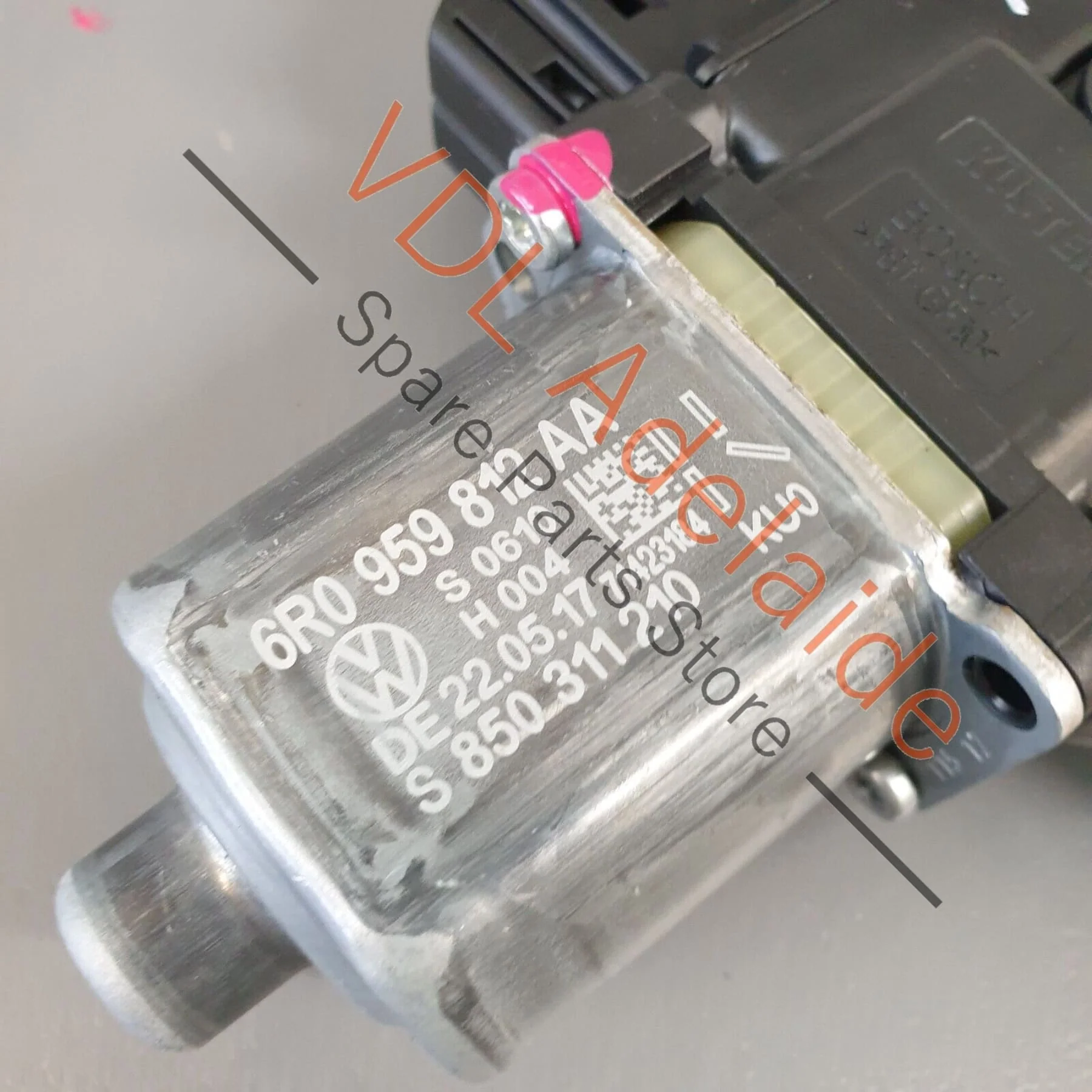 VW Polo GTi Mk5 Rear Right Window Regulator Motor 05/2014-17 6R0959812AA - Image 3